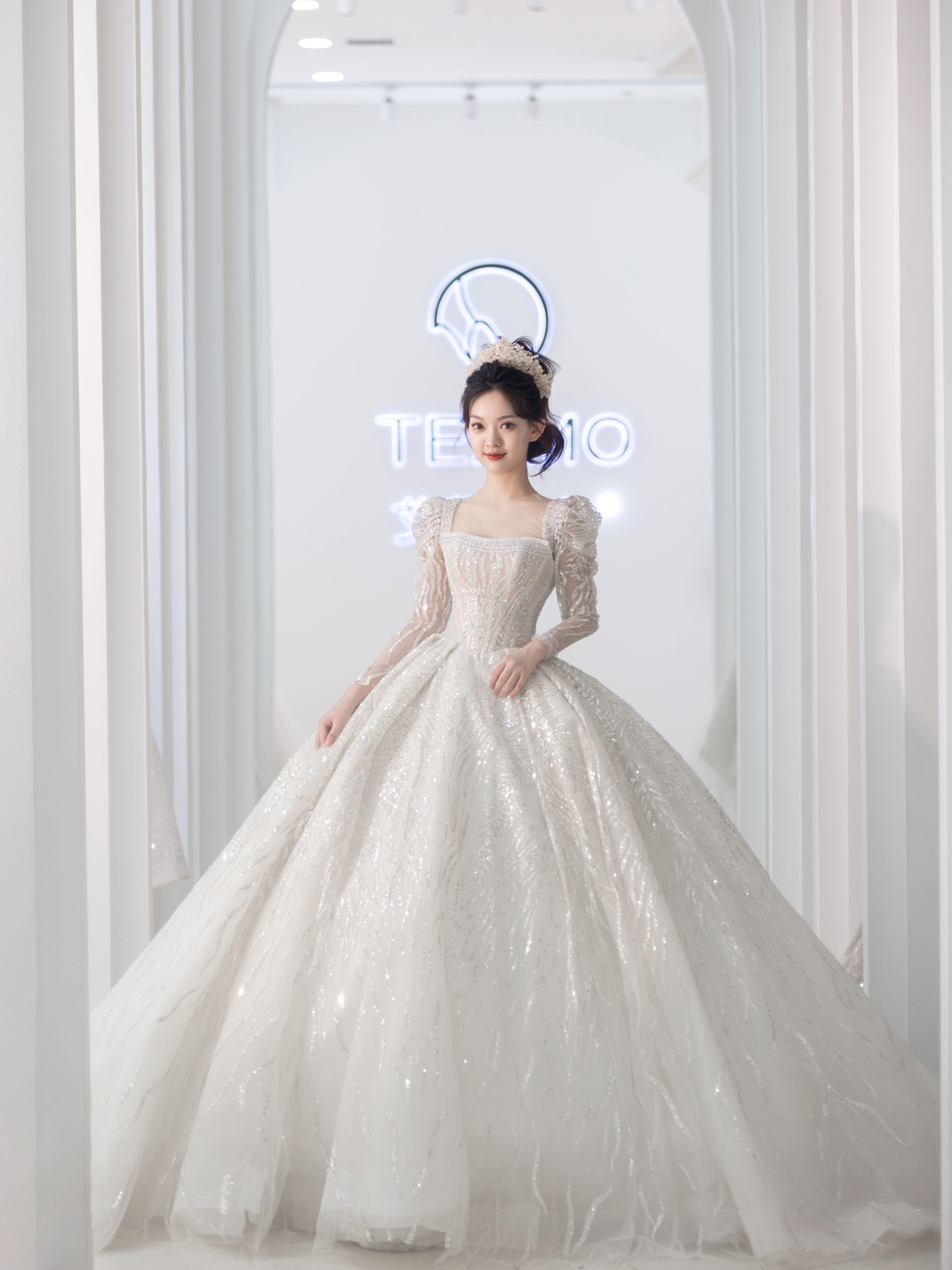 艾慕婚纱设计师款系列婚纱套餐