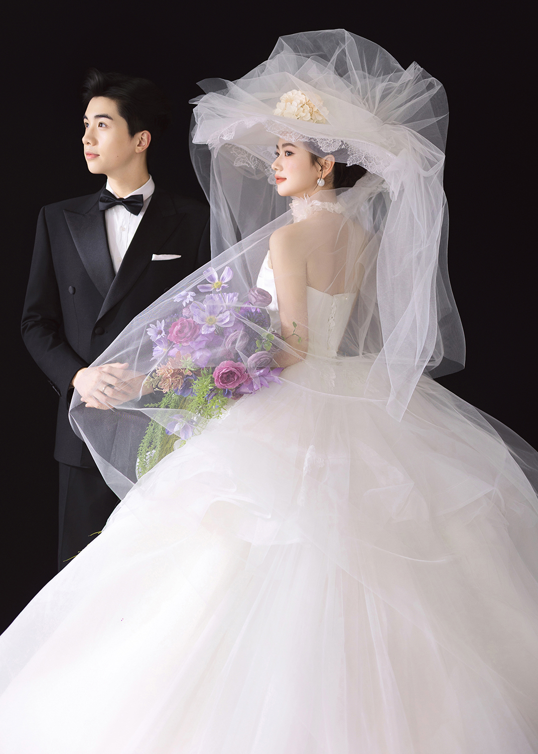 高级感拉满‼️黑色背景下的主纱太绝了🤍