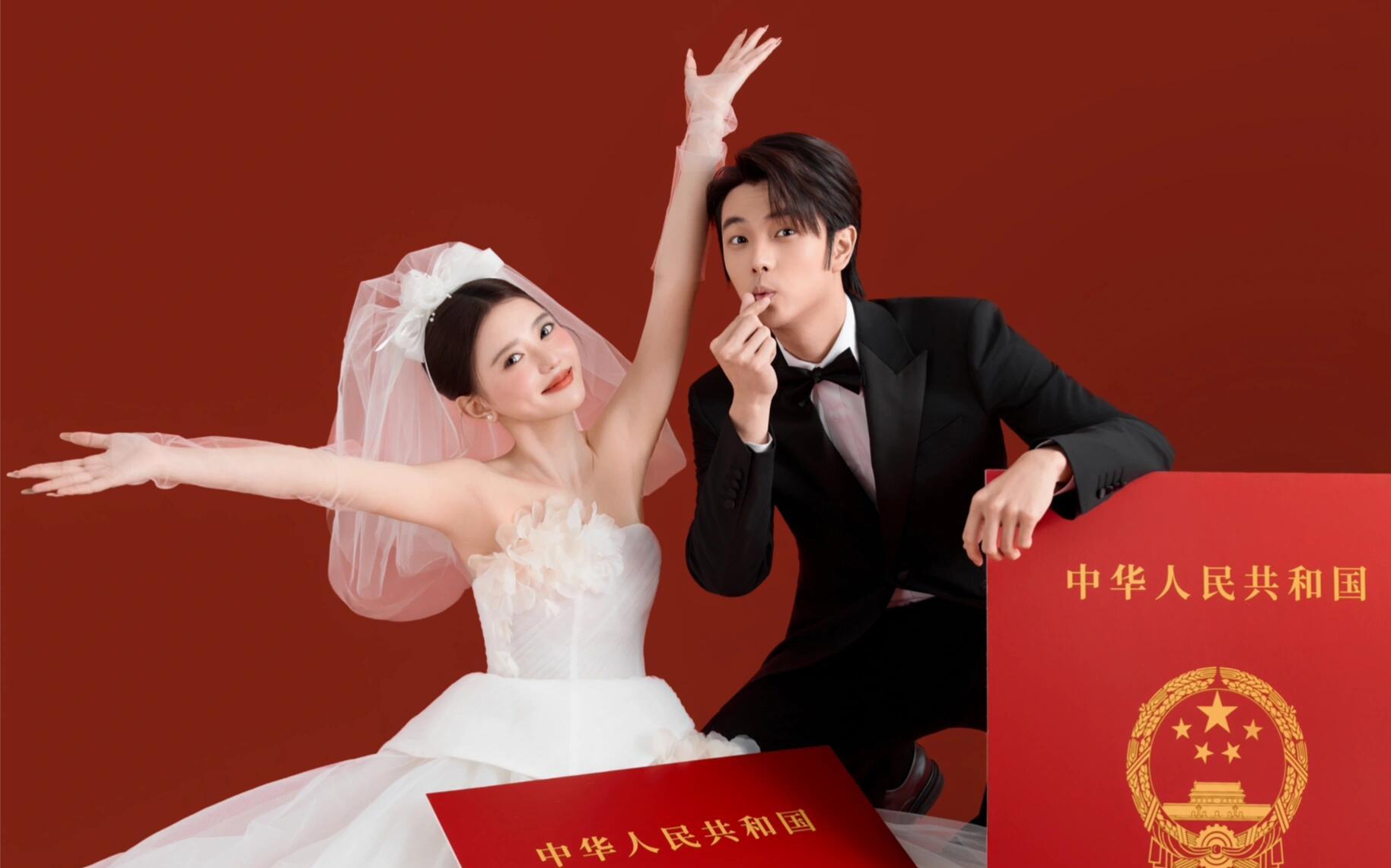 【喜嫁系列】结婚必备‼️复古红底婚纱照每一张都好