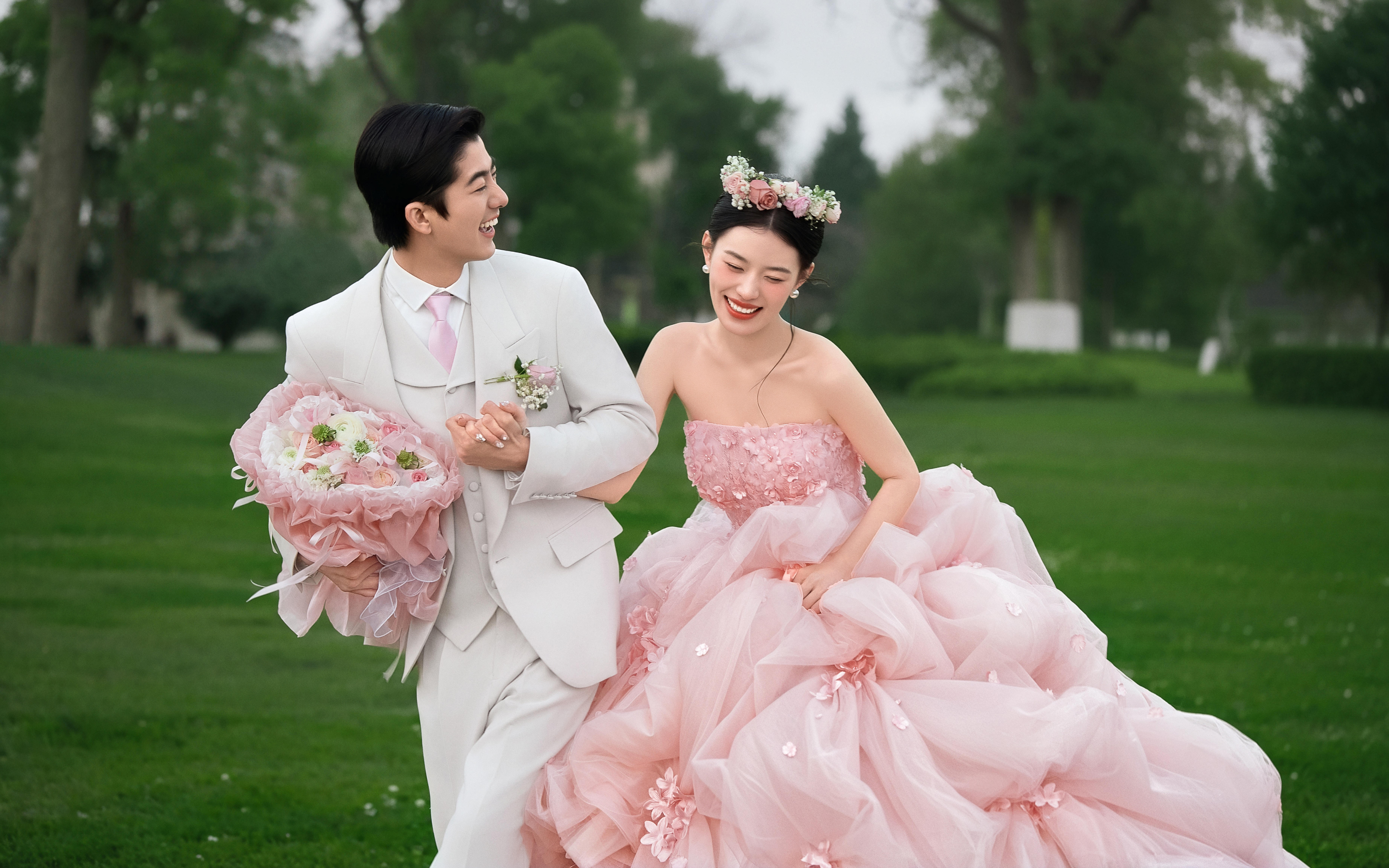 超愛的粉紗婚紗照 小清新森系必拍的外景系列