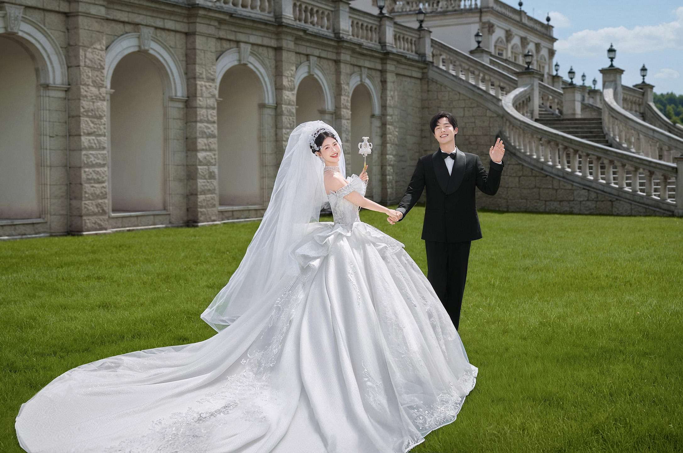 童話照進(jìn)現(xiàn)實(shí)??超有儀式感的城堡婚紗照