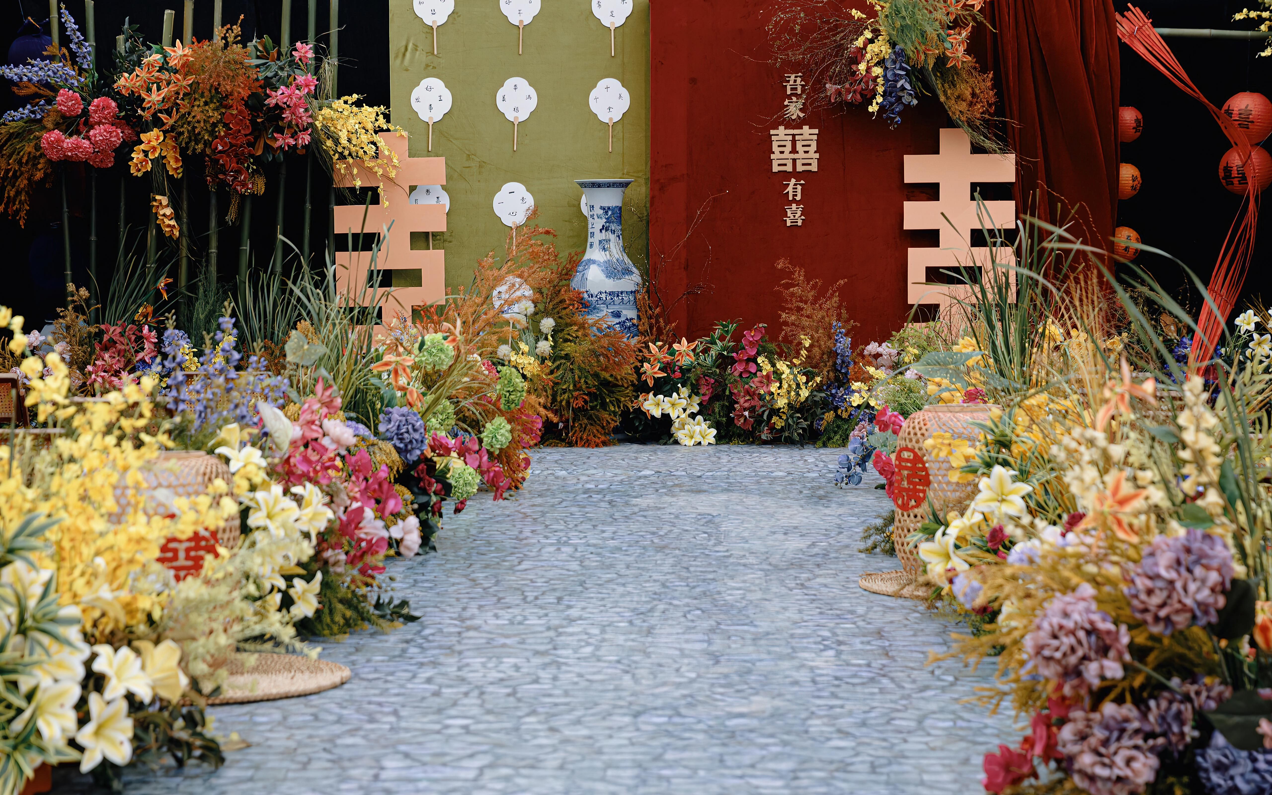 红布为底，囍字为证，这是我们的红金新中式婚礼🏮