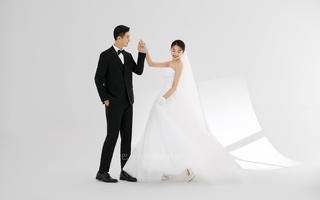 婚纱照中的白月光✨简约韩式主纱照一定要拍 