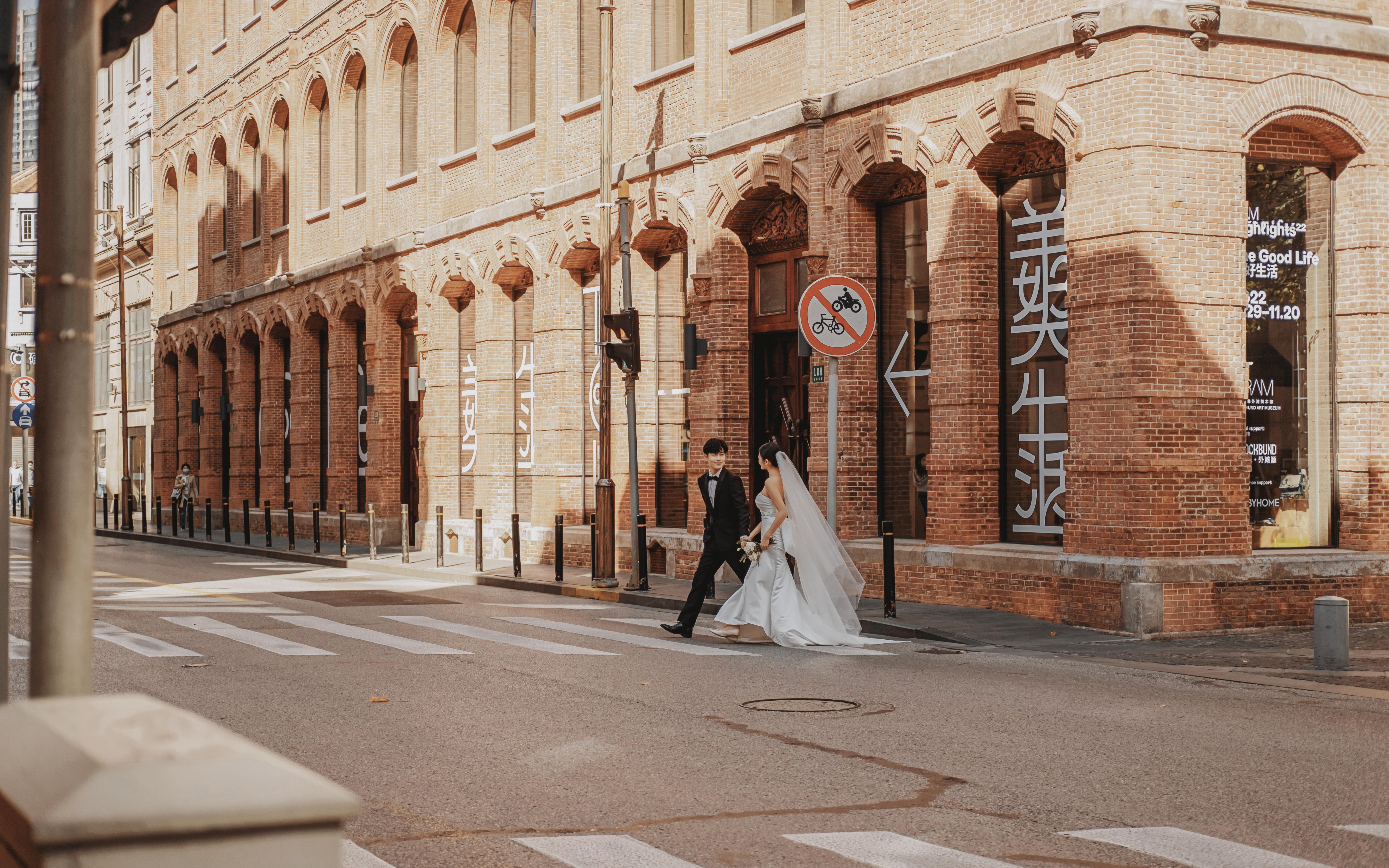 外滩复古街拍｜我们的爱不设保质期