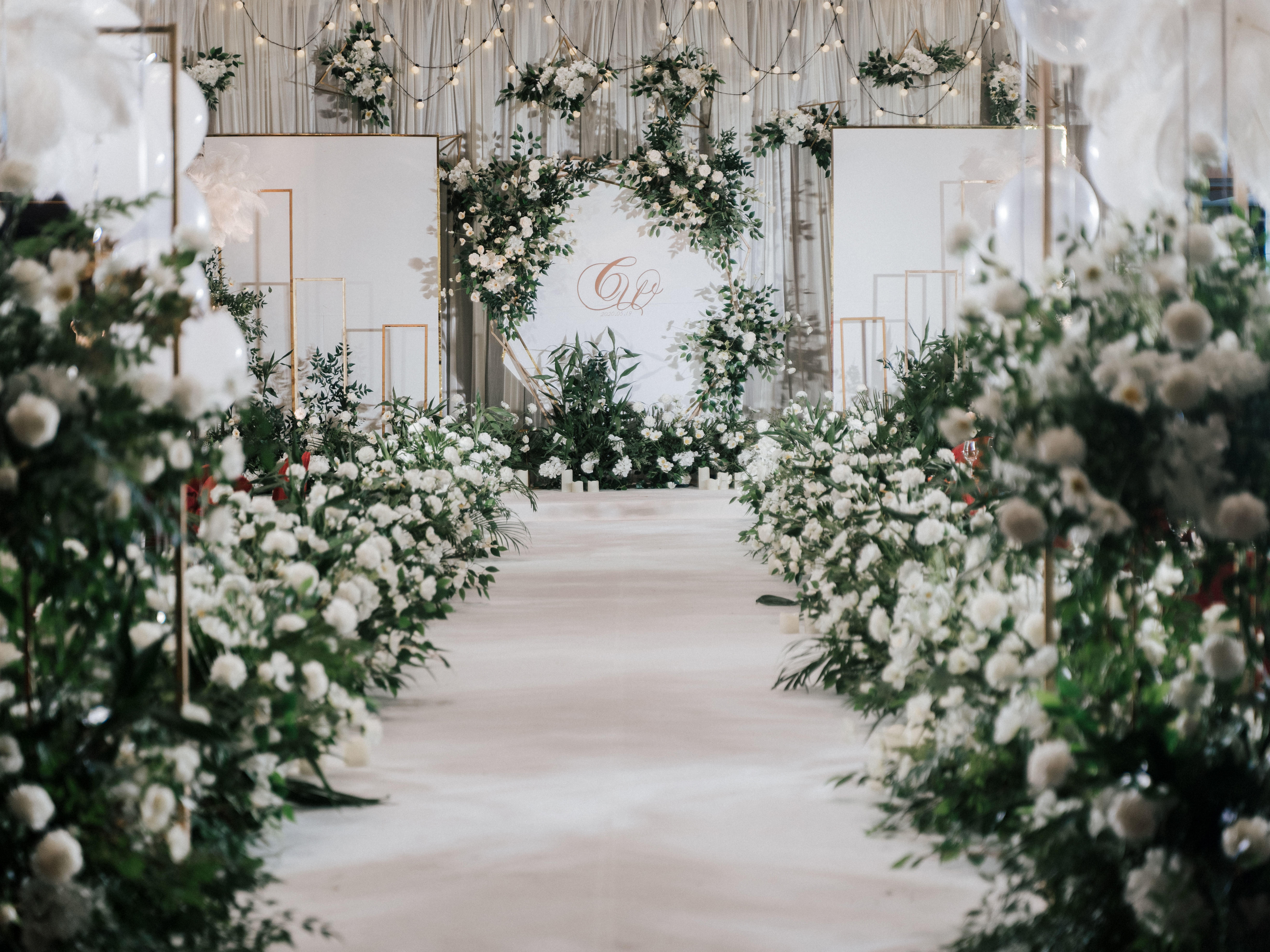 小预算也能打造幸福感，一场美腻的白绿色森系婚礼