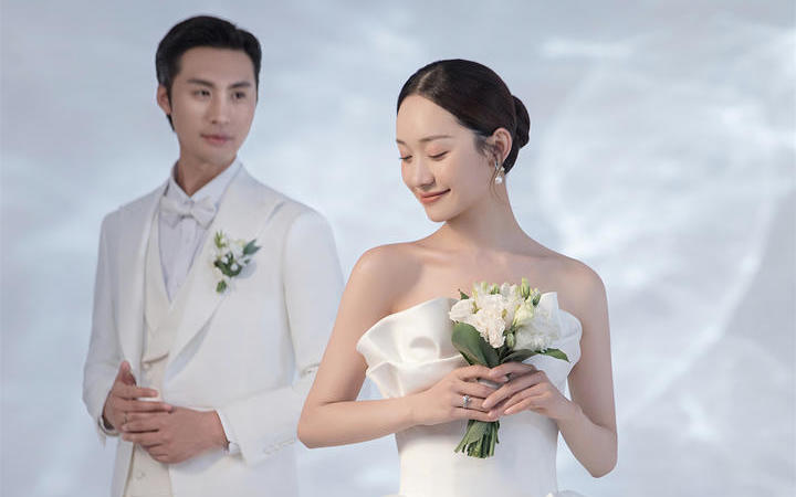 被夸了N+1遍的韩式极简光影婚纱照