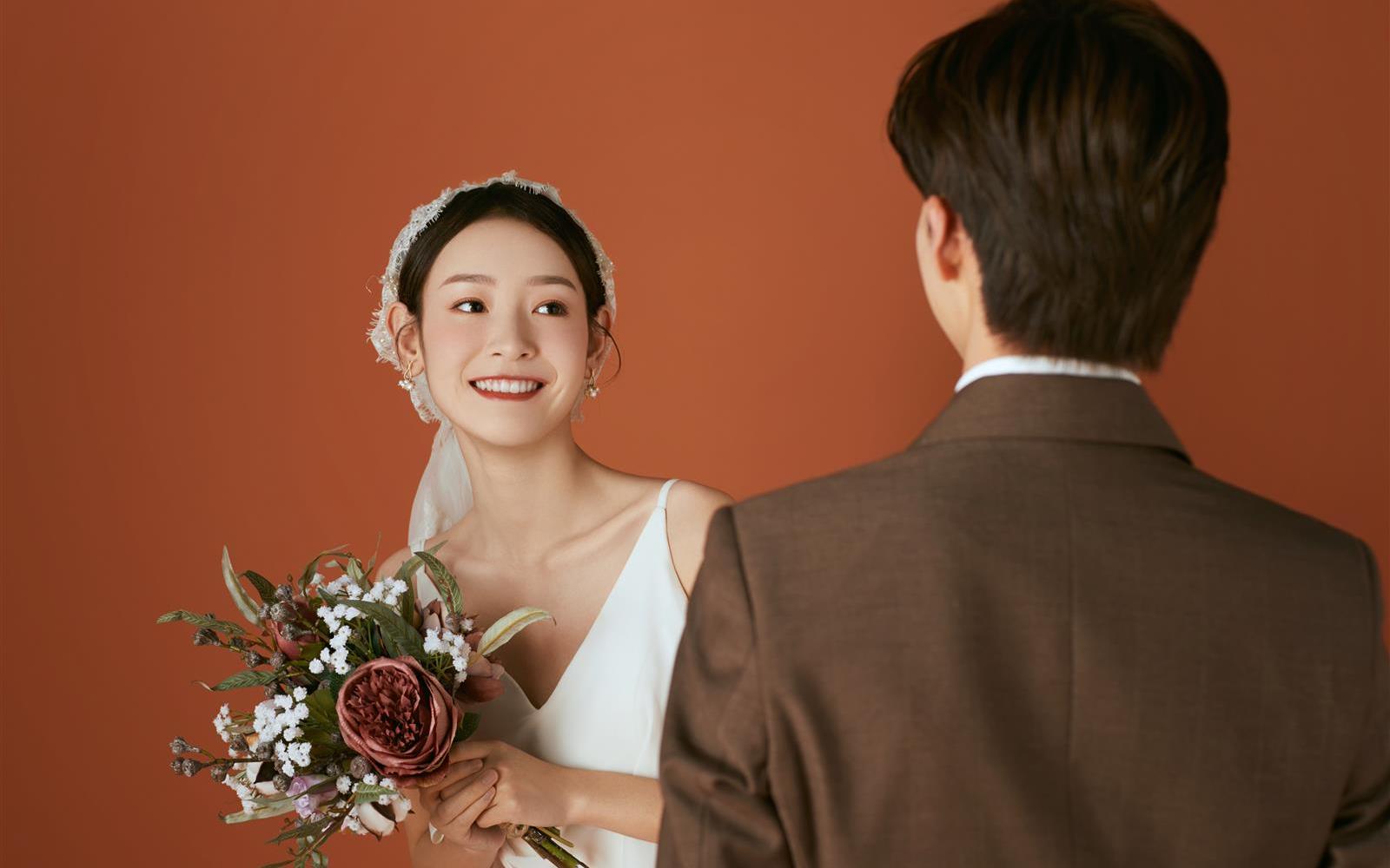 解锁室内囍嫁风婚纱照