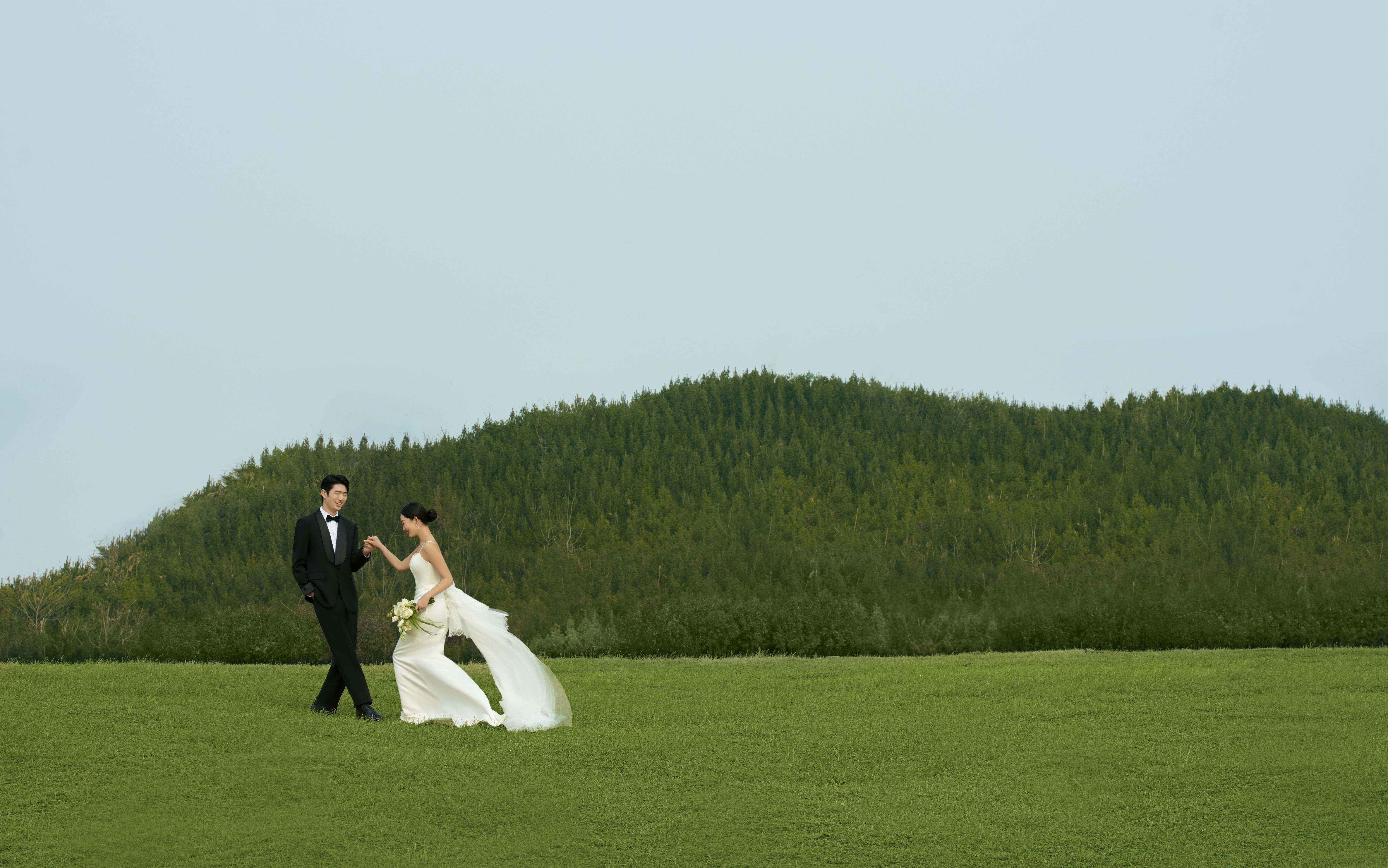 终于拍出了💑我理想中的草坪婚纱照