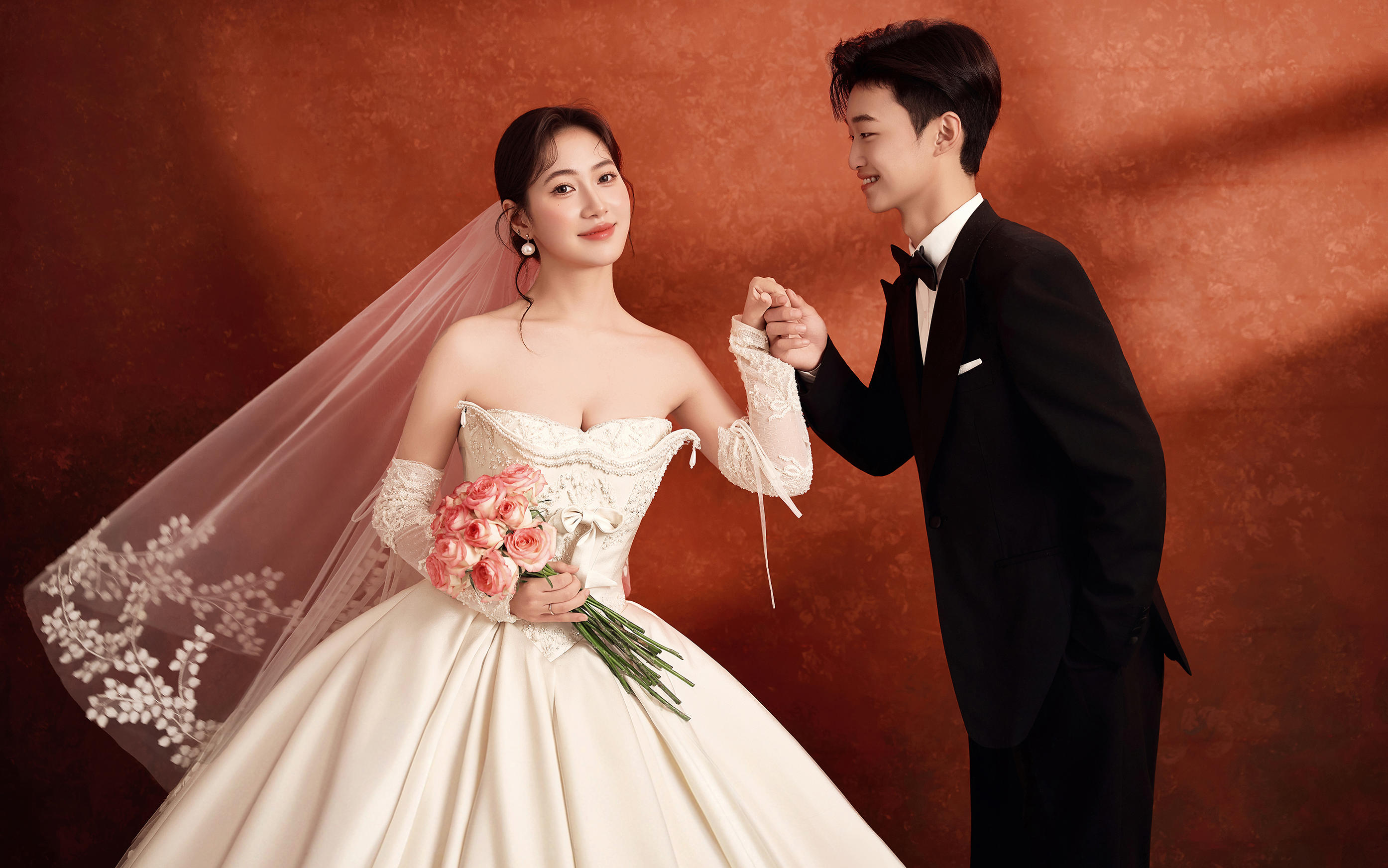 天❗️全网爆火的轻复古红底婚纱照真的好出片