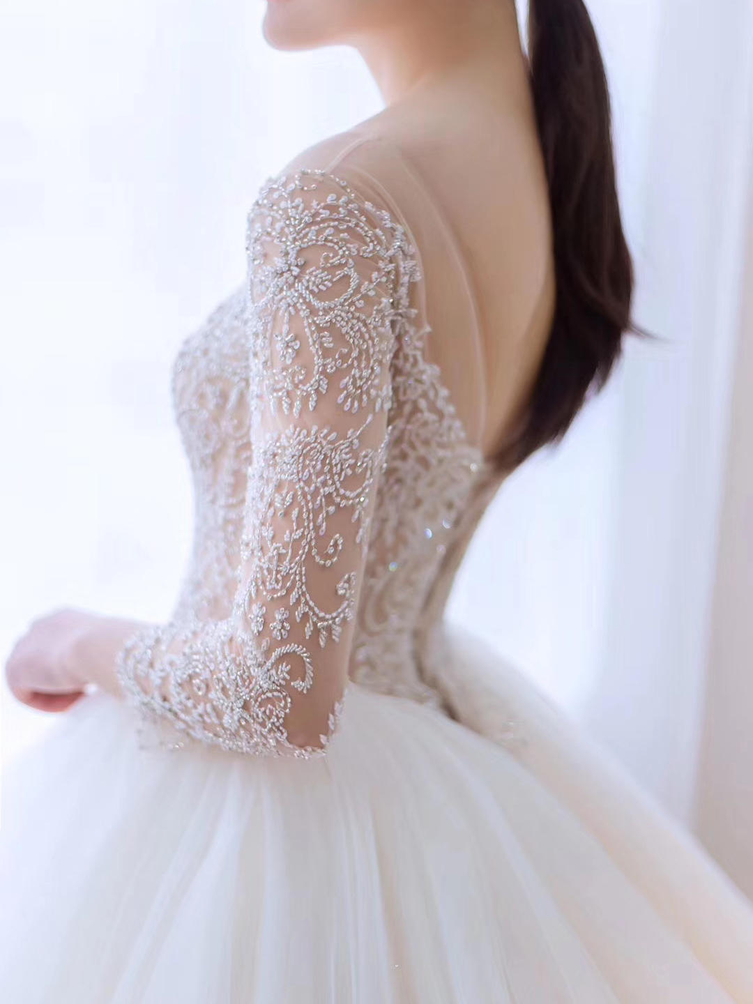 新娘衣服全包！任选！赠跟妆--赠伴娘服