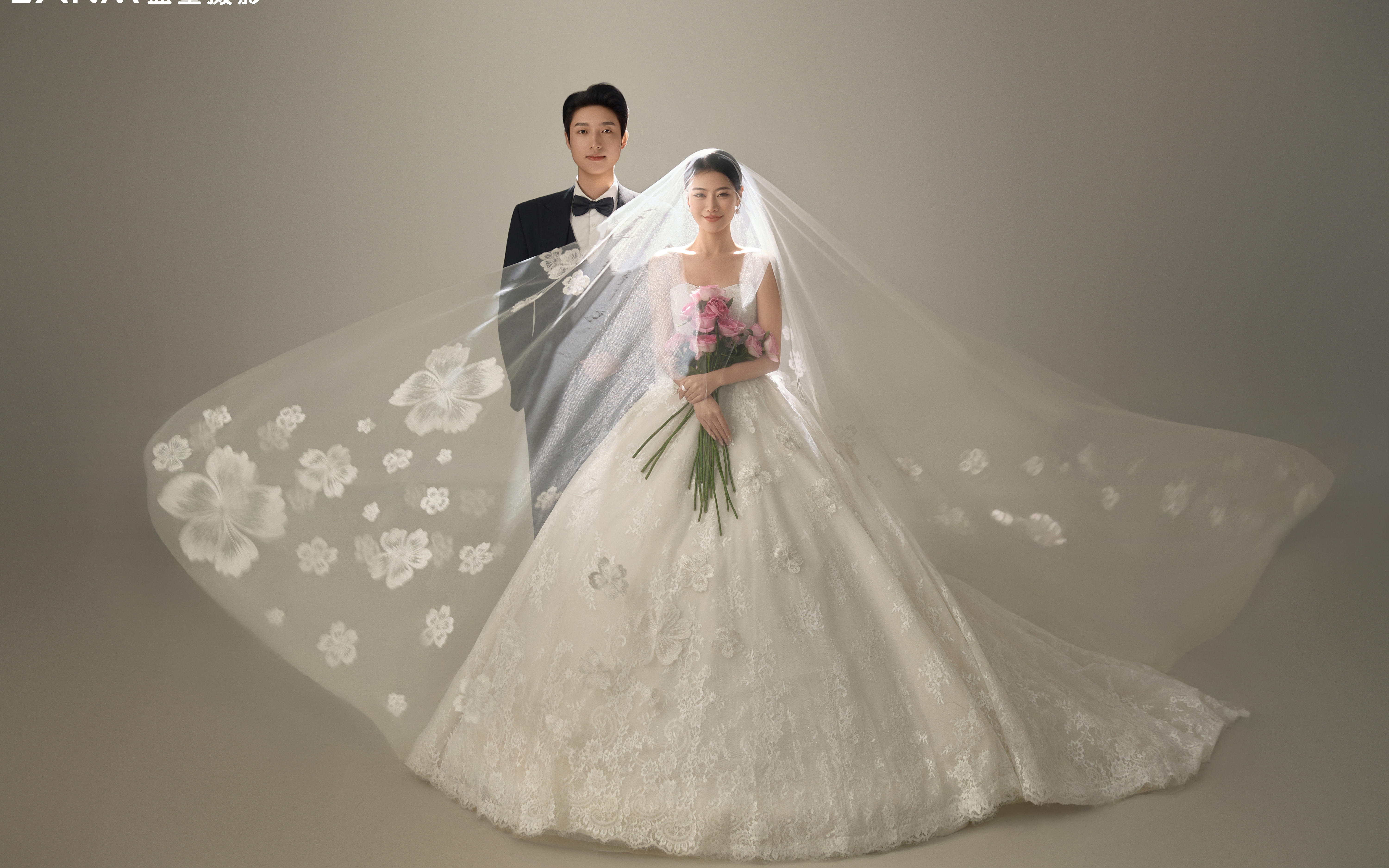 反复心动✨美出圈的氛围感光影主纱婚纱照