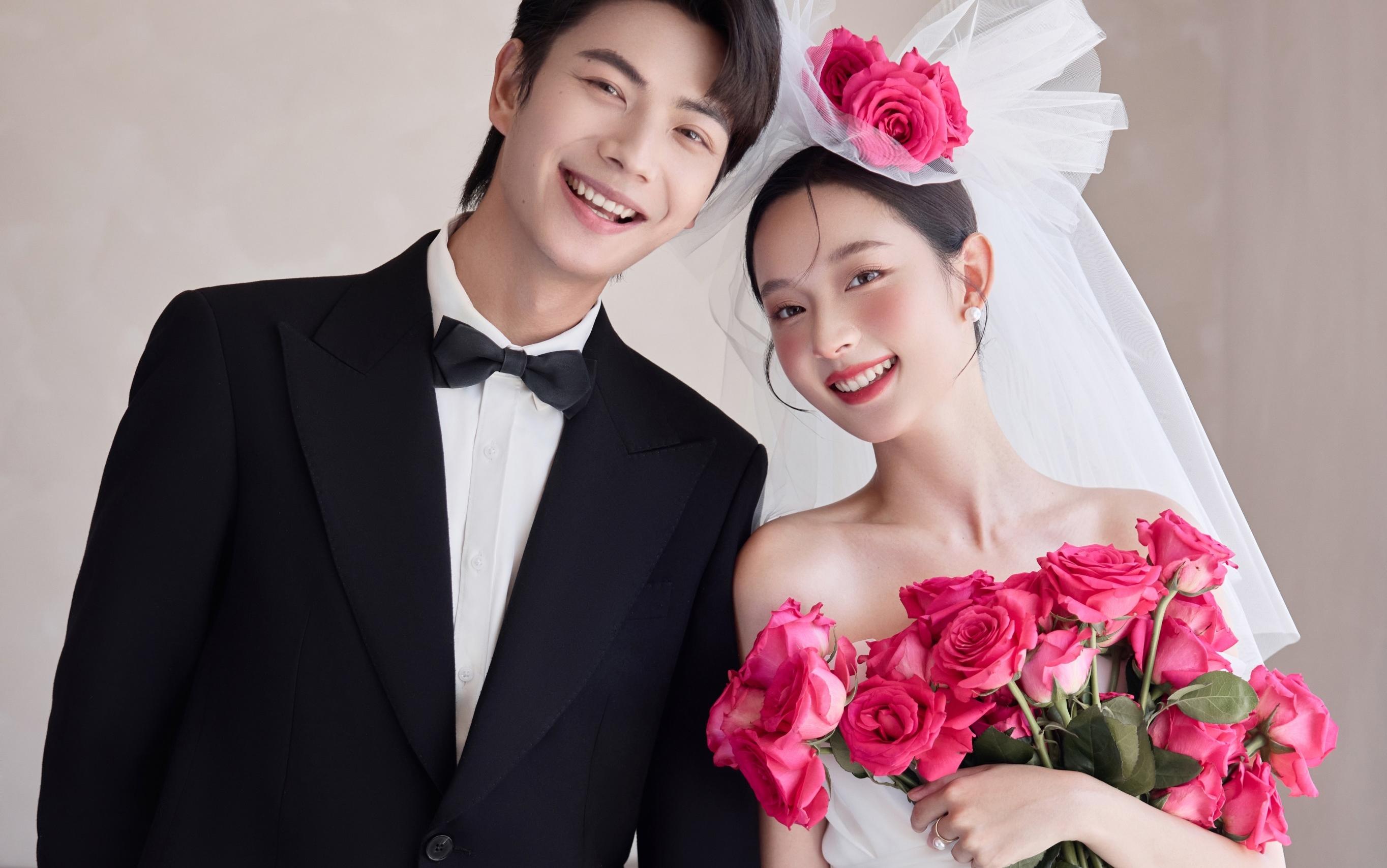 【超火必選】室內(nèi)個(gè)性婚紗照 拍出獨(dú)屬你們幸福感