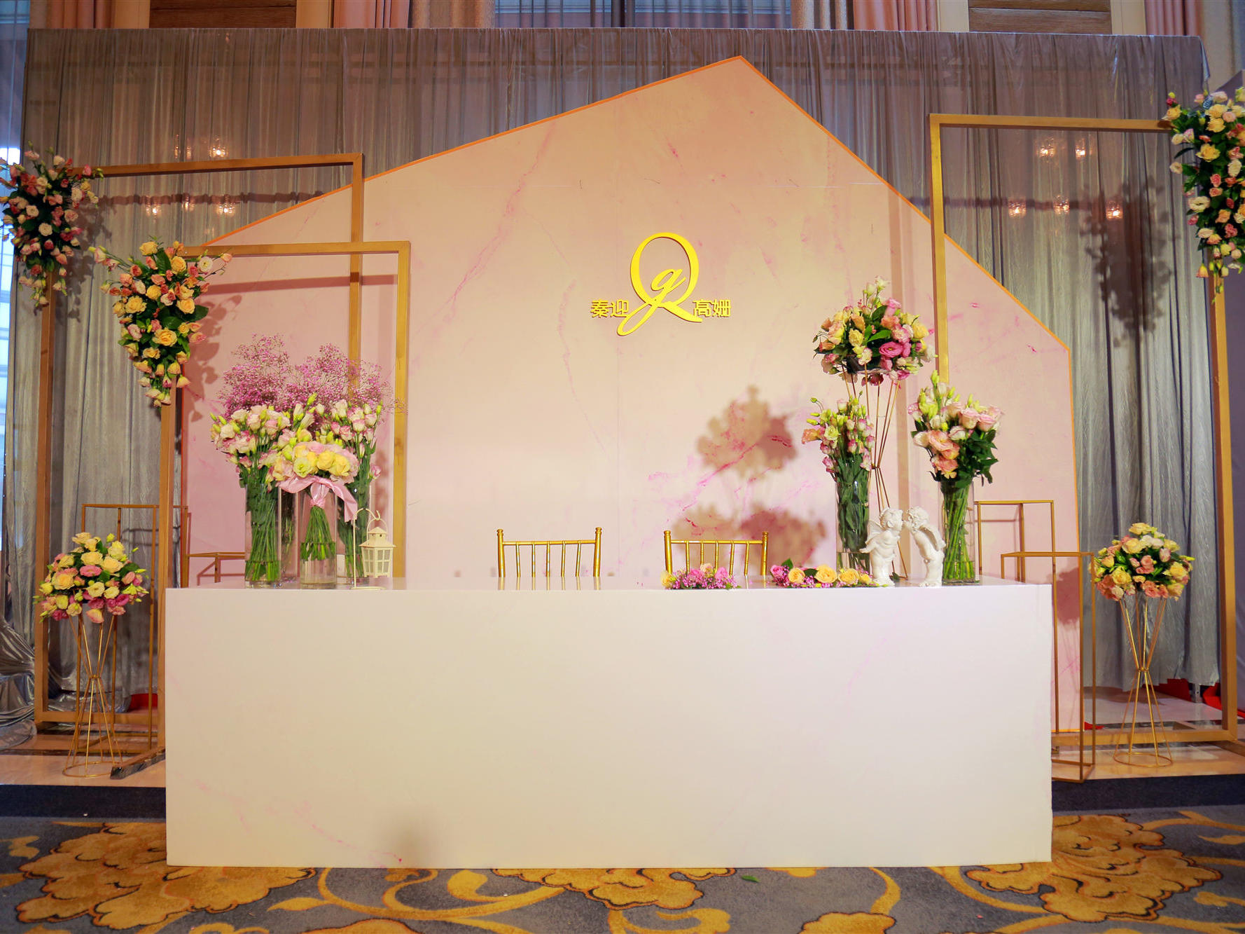 少女梦寐以求的奢华大气的公主粉婚礼