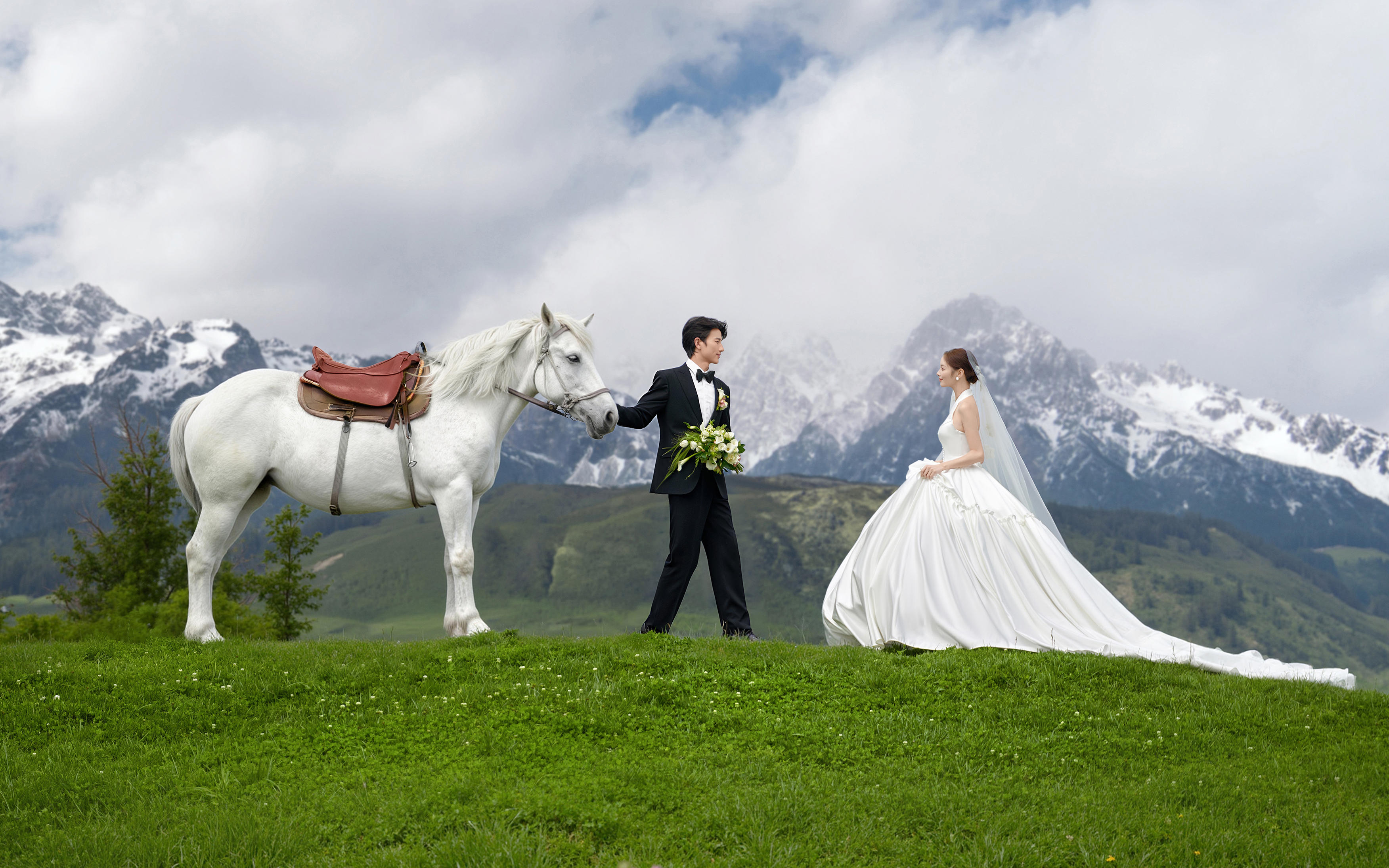 丽江旅拍✨我们把婚纱照拍成了森林叙事