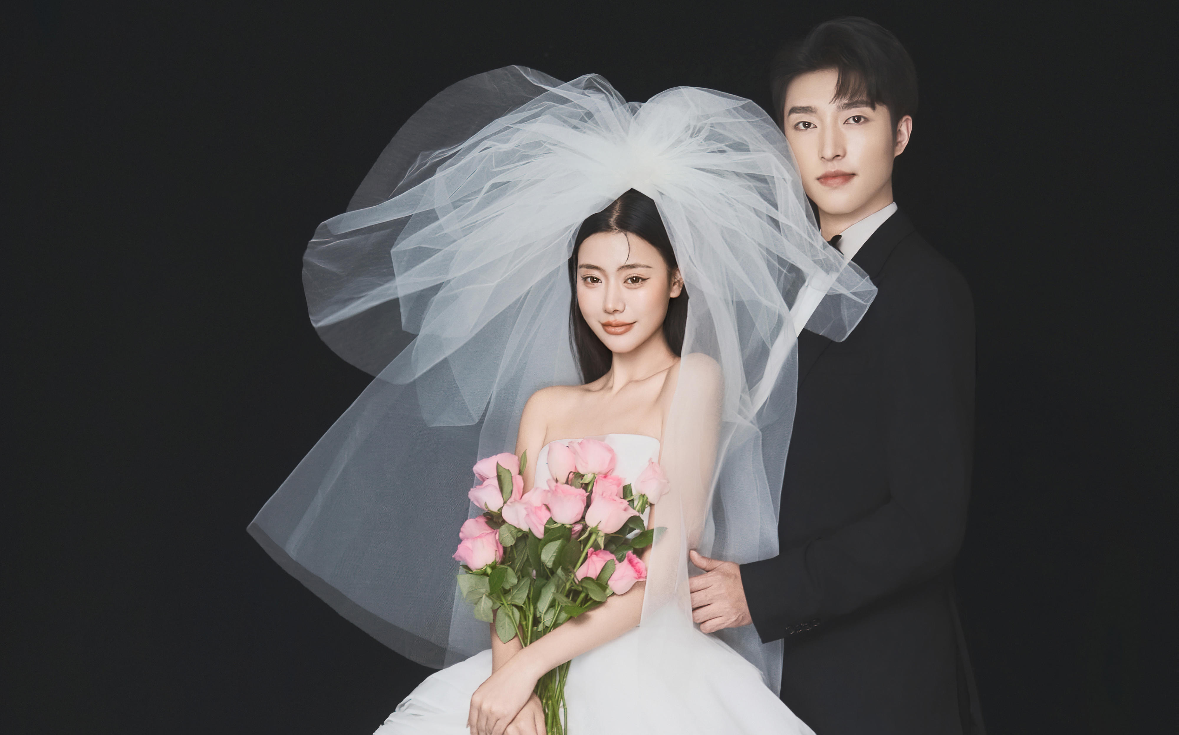 婚纱照的终 极浪漫🖤极简黑底主纱婚照