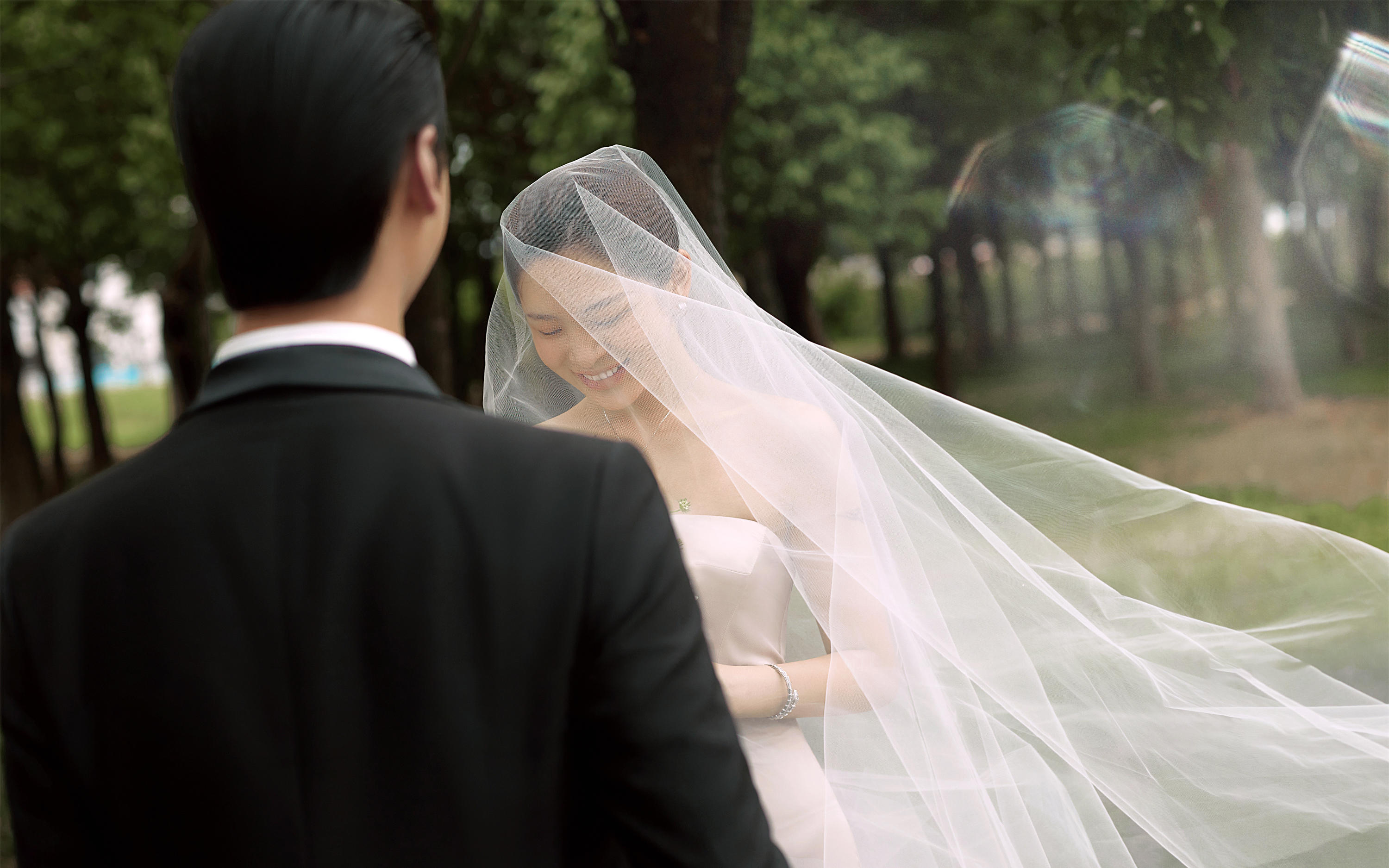 【森系婚紗照】草坪之上，紀(jì)實(shí)婚照寫(xiě)滿(mǎn)愛(ài)意