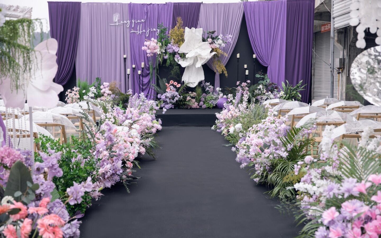 镇上家门口的户外婚礼