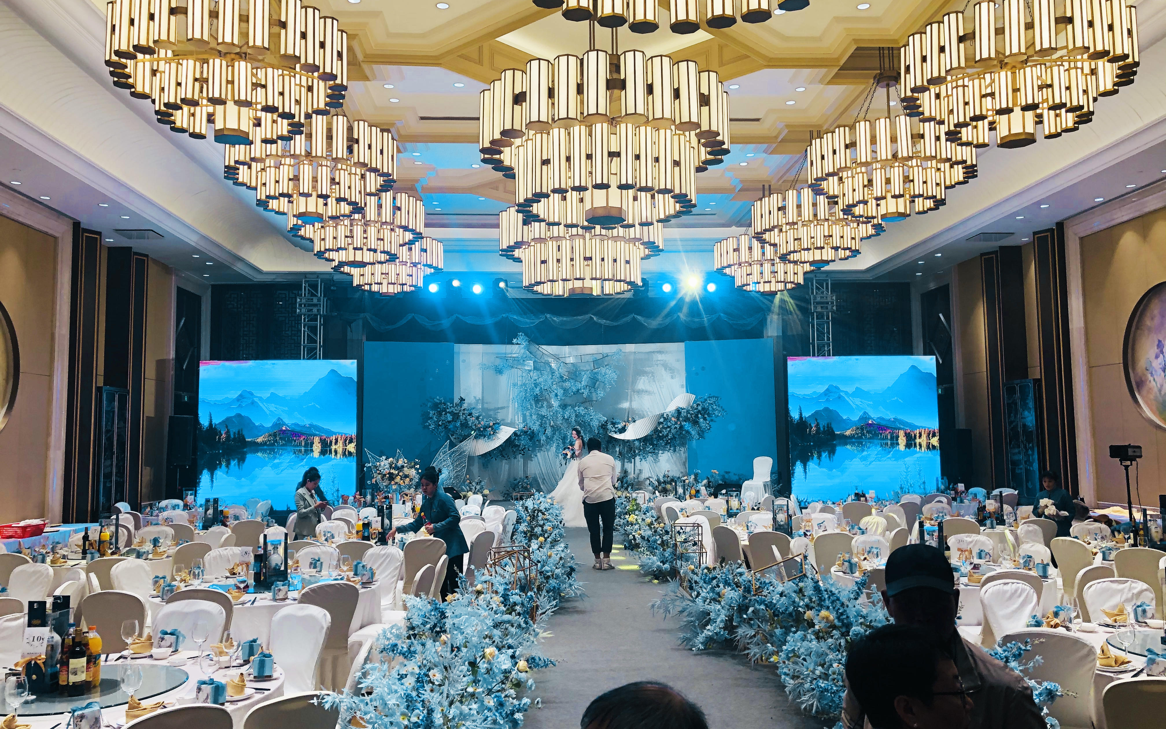 【高性价比】梦幻蓝金色婚礼主题套餐