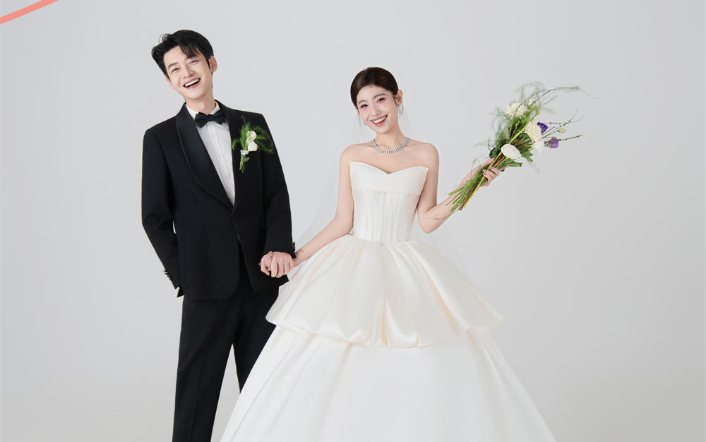 这次美得太轻松了😝get不一样的极简婚纱照！！