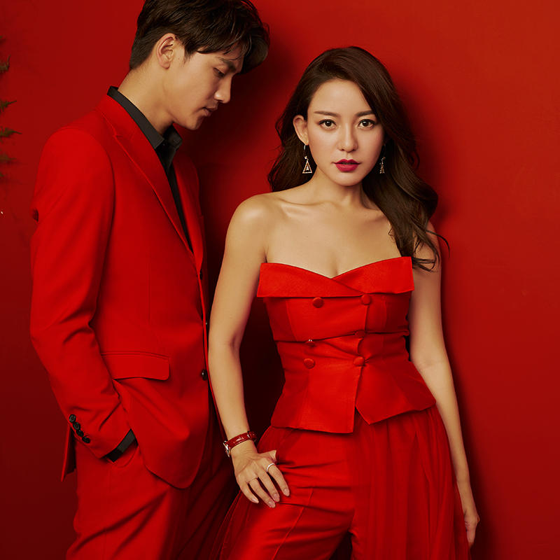 灯火良辰，锦绣三春，东方喜娘这么穿礼服