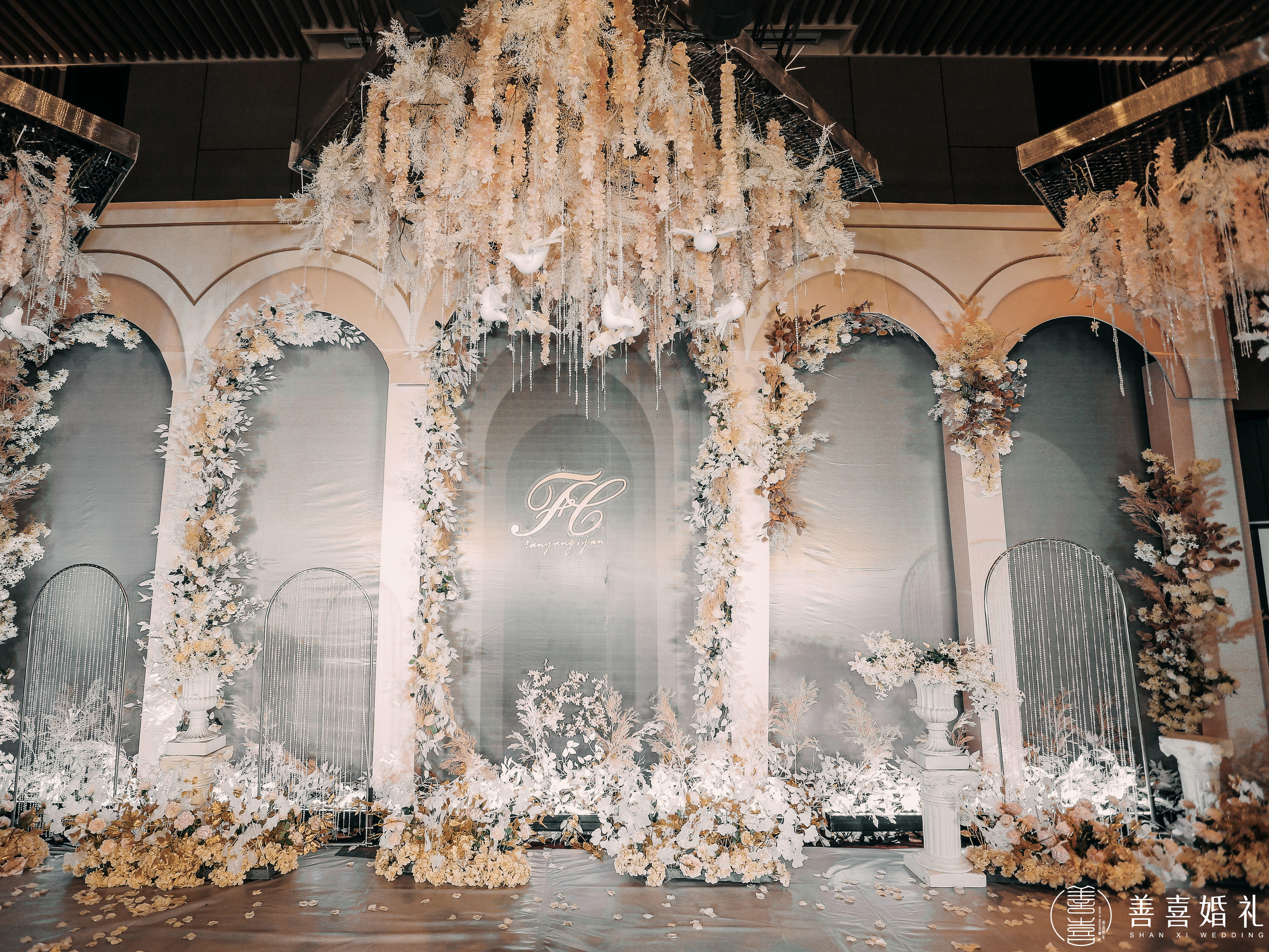 景德镇善喜婚礼     白  粉 香槟