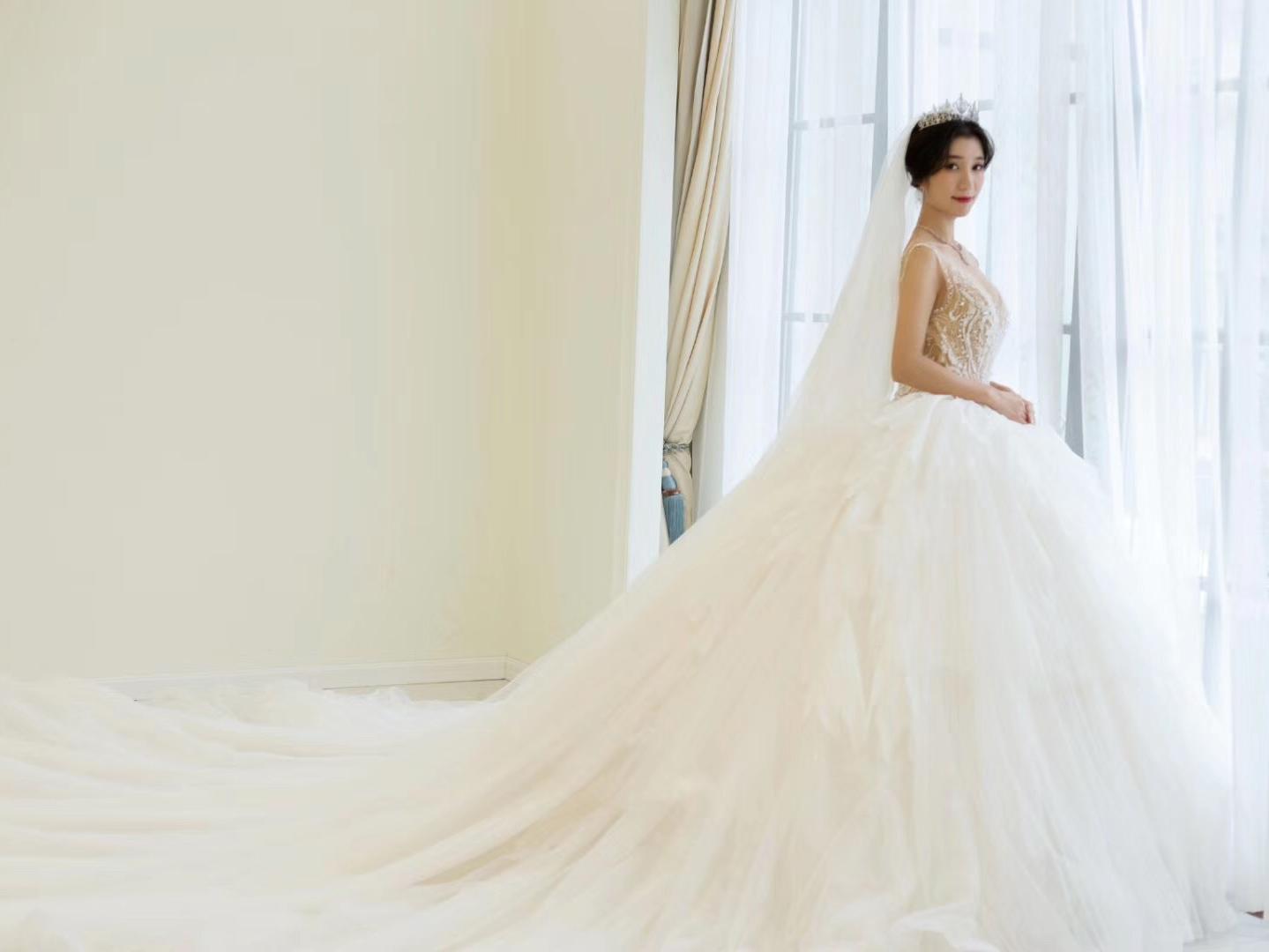 【超值特价】轻奢系列嫁衣三件套+伴娘服+新娘跟妆