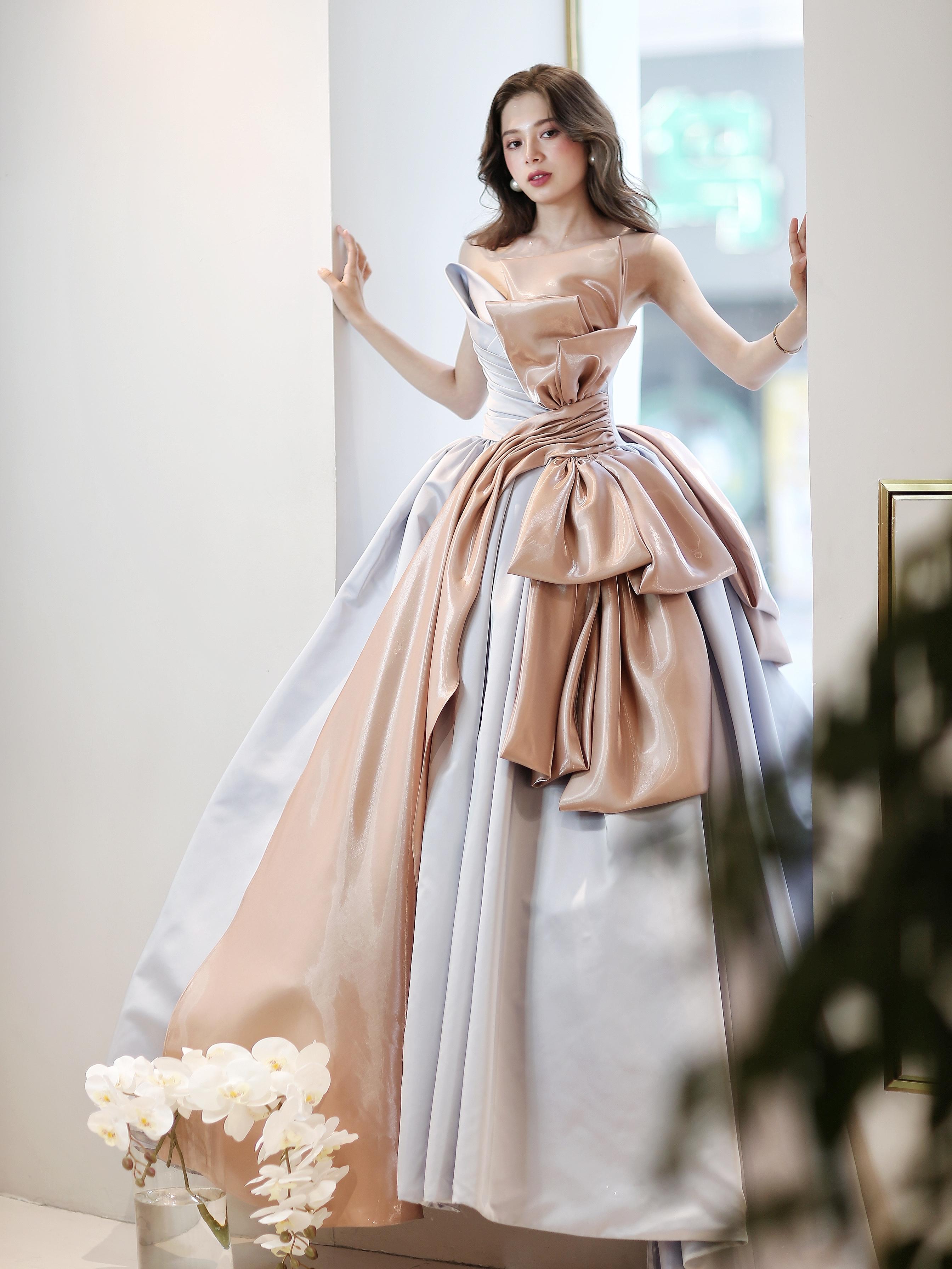 【与卿婚纱】紫罗兰主婚纱