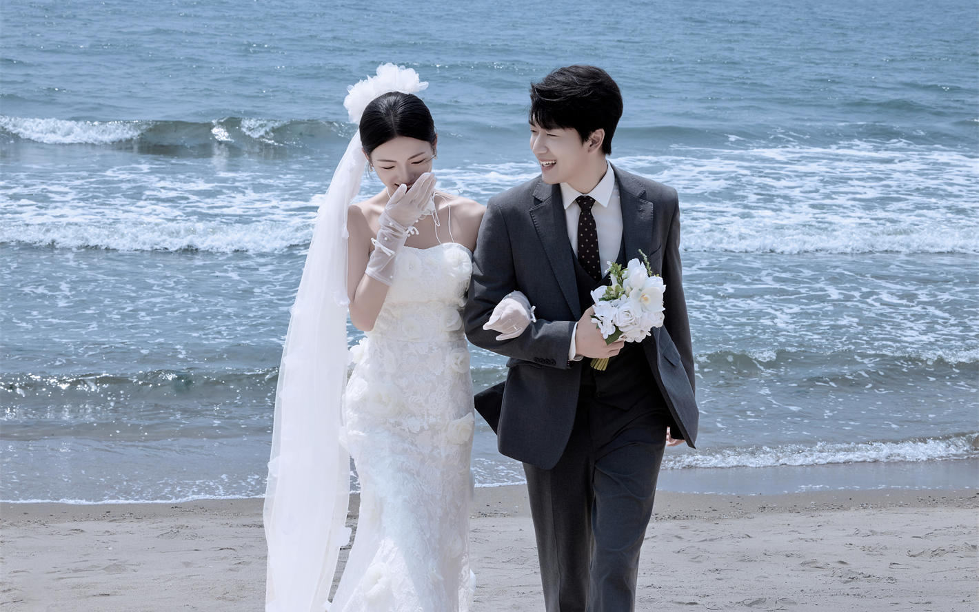 纪实感海景婚纱照