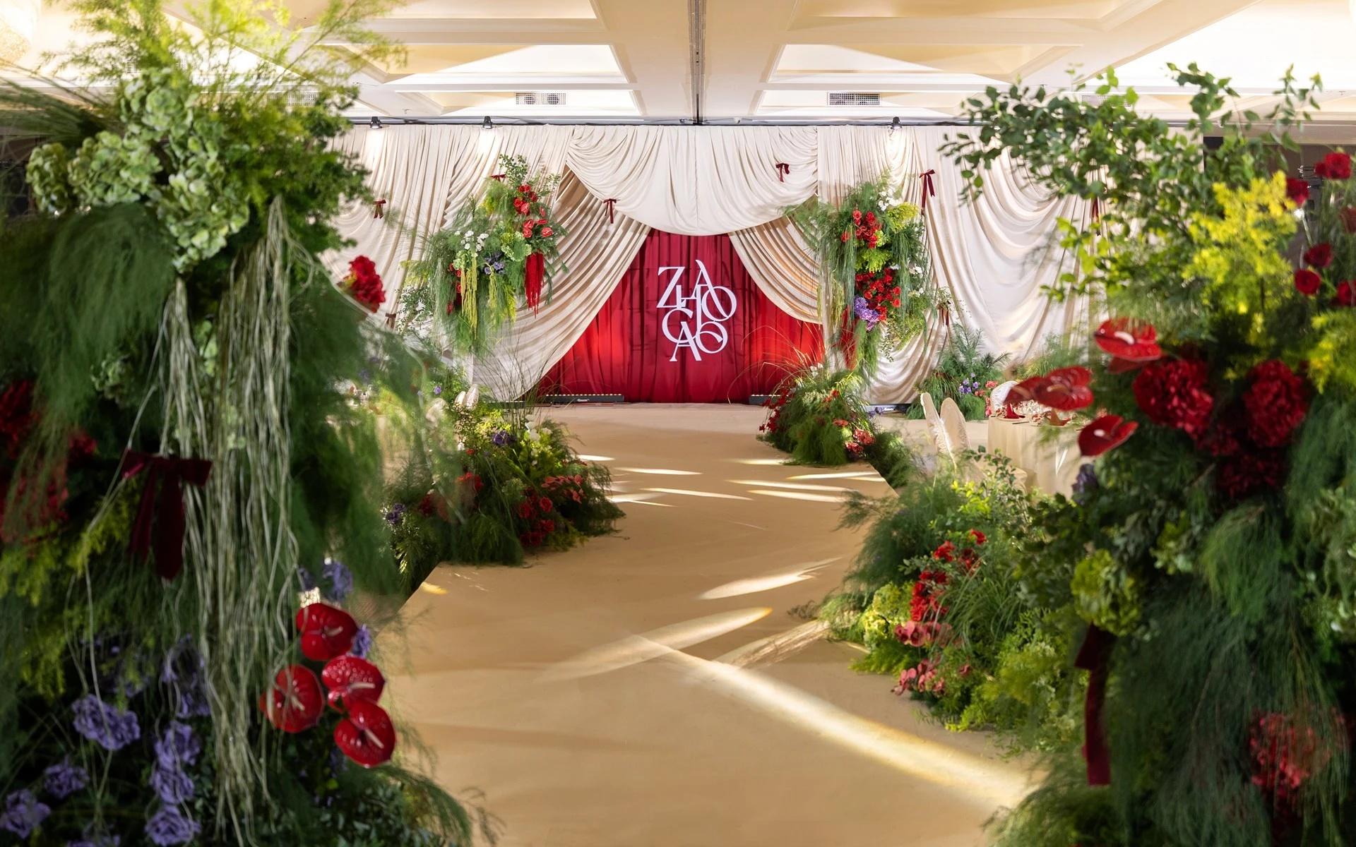 小厅红绿色小众婚礼