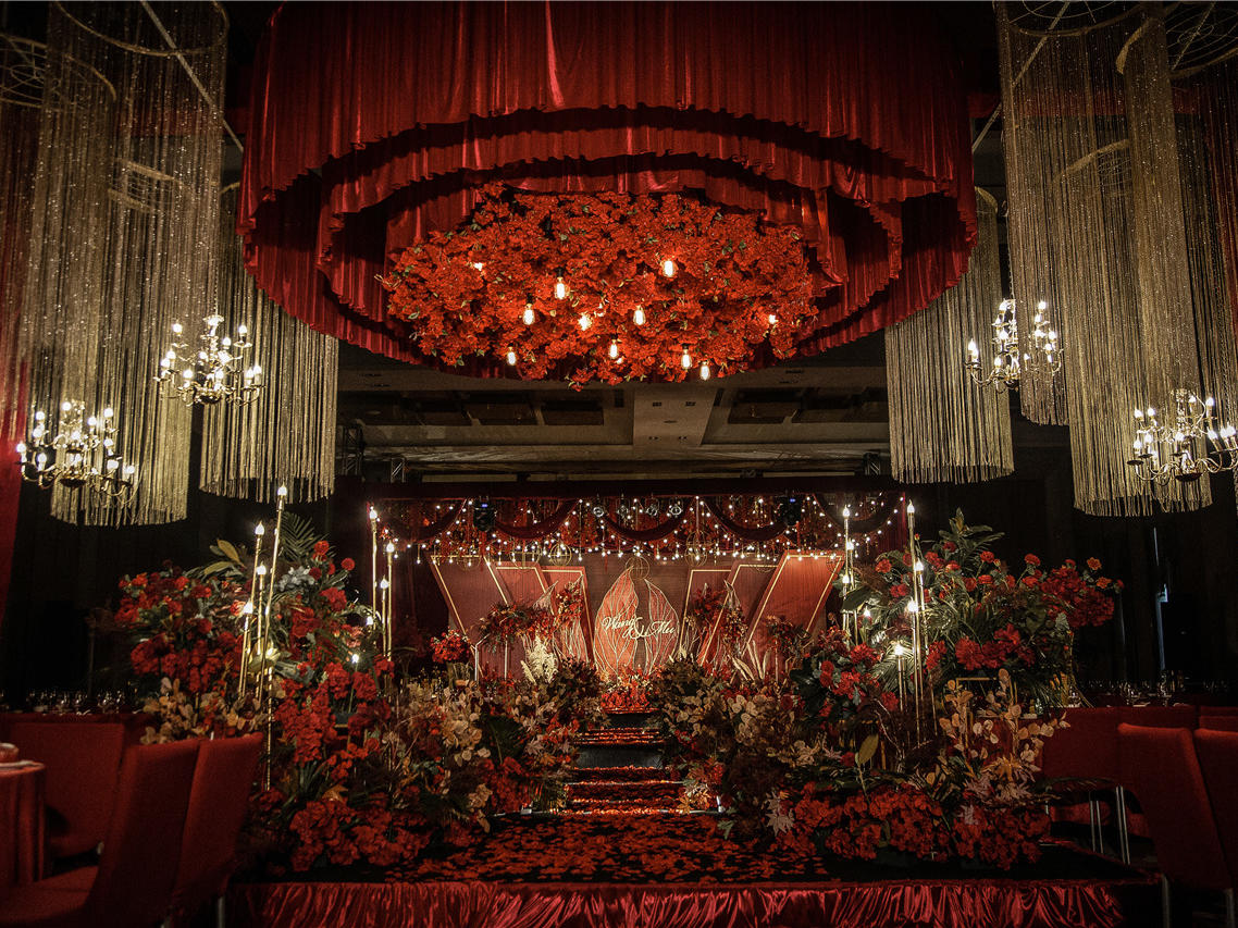 专家级策划师，魅力红黑搭配唯美大气婚礼！