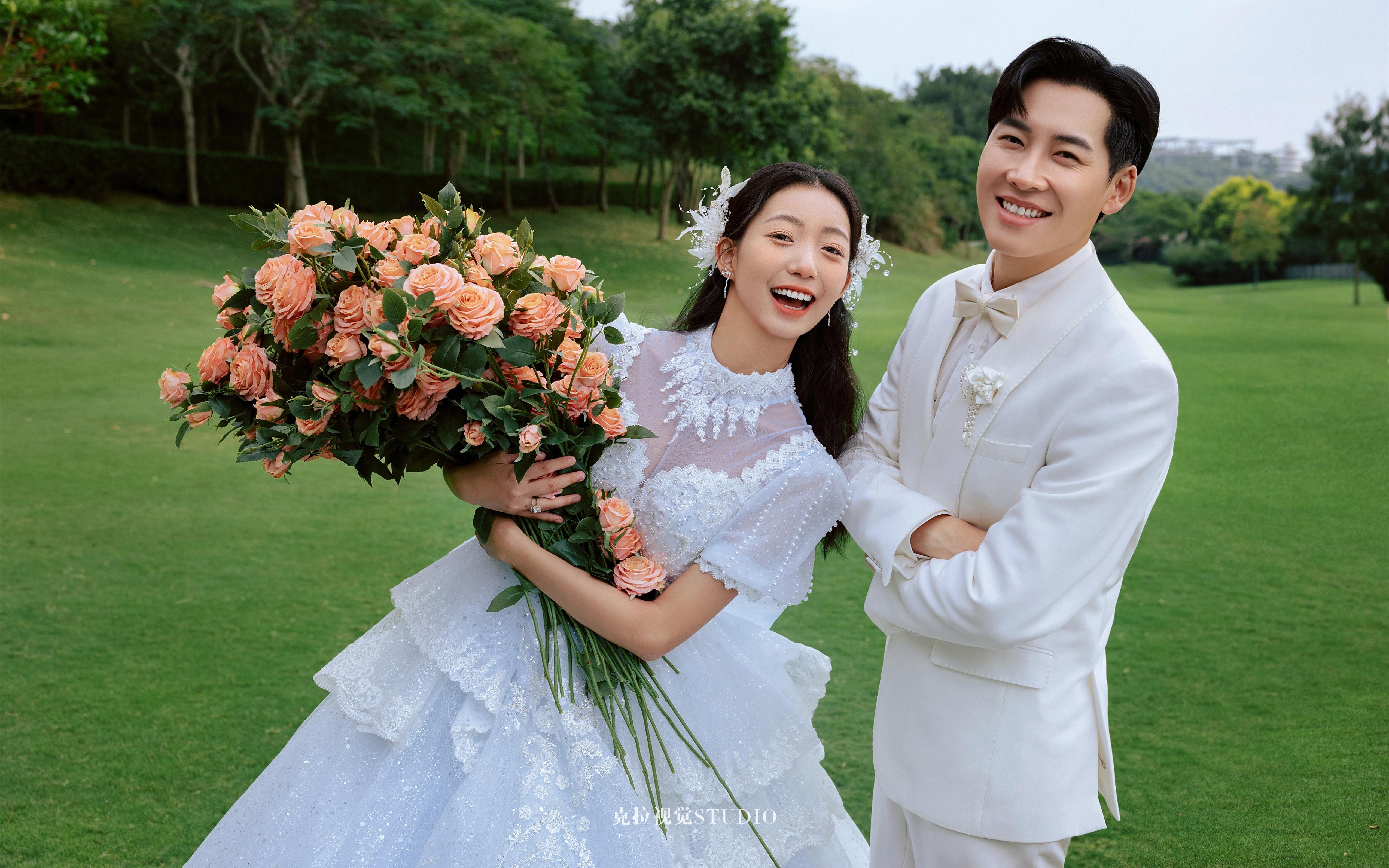 与爱共赴春日浪漫 | 氧气满满的草坪婚纱照