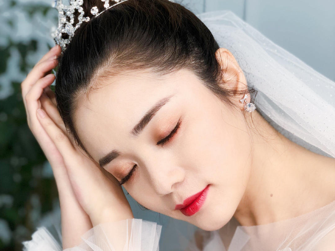 【限时特惠】总监级化妆师跟妆3造型唯美简约妆容