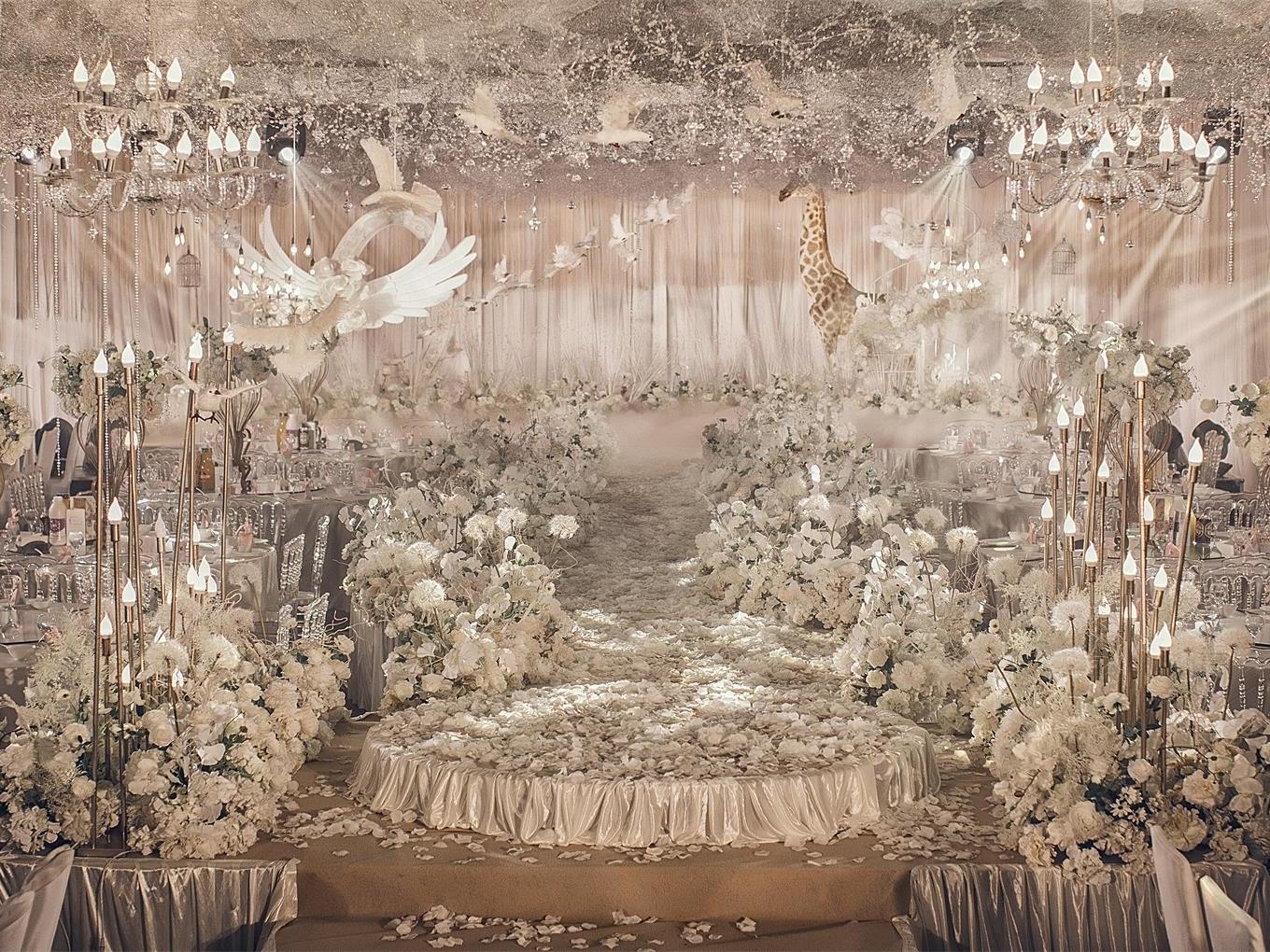 简约轻奢的香槟金，是低调的华丽—衬托你今天的气质