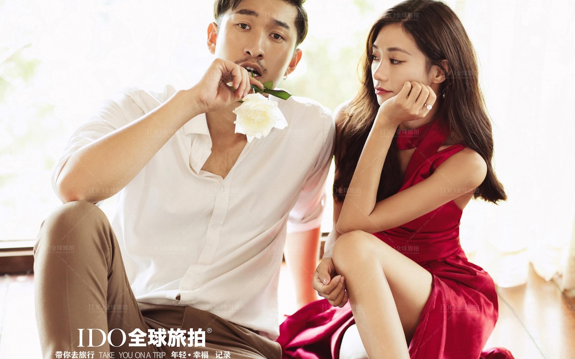 一抹红裙，点燃我们的浪漫