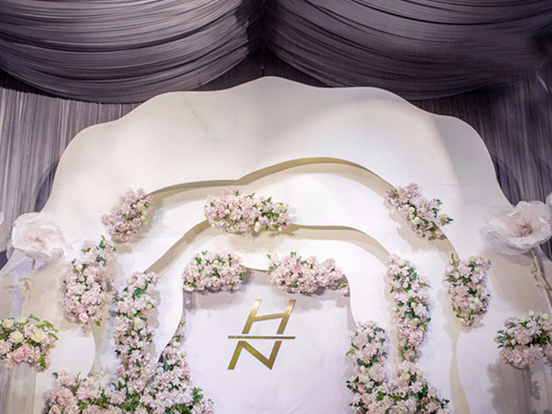 【让你无法想象的火爆套系】银灰白调 梦幻婚礼套系