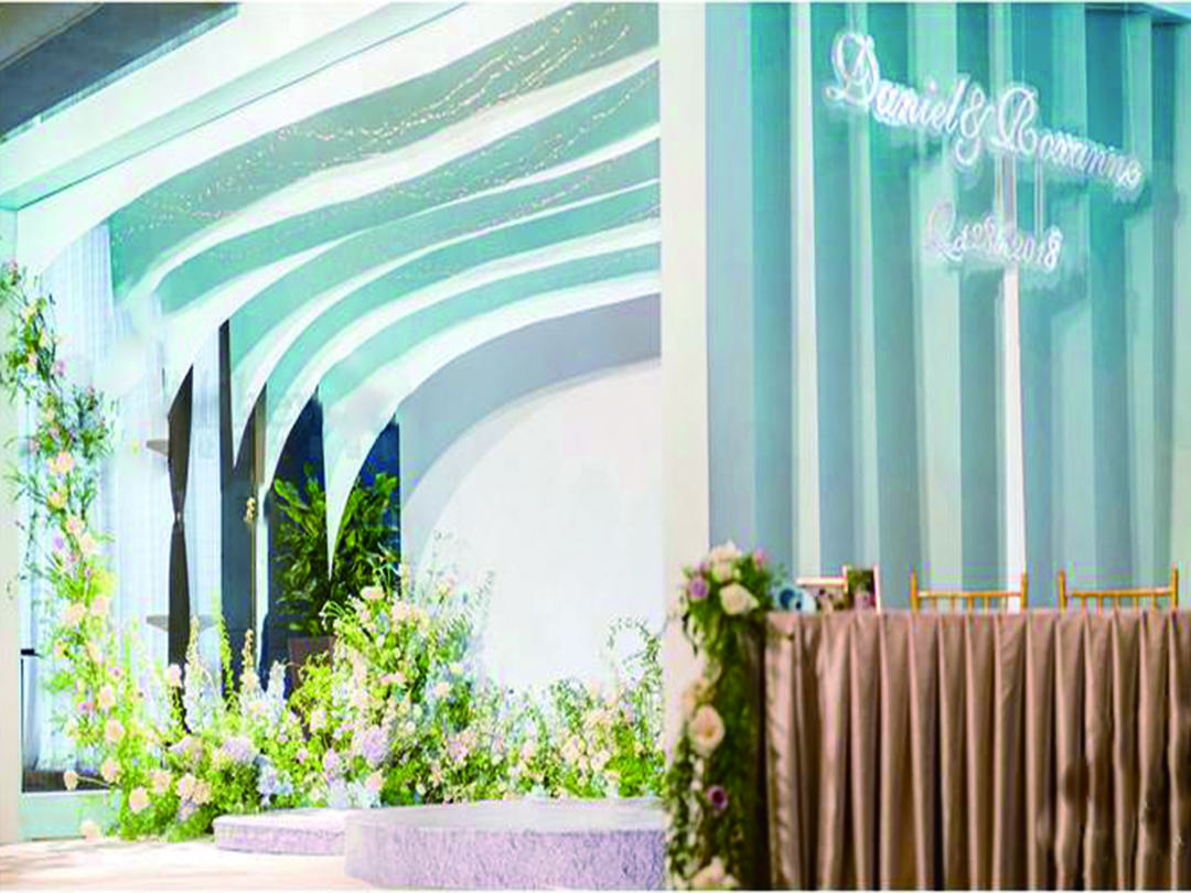 兰州桑上婚典悉尼歌剧院下的高白