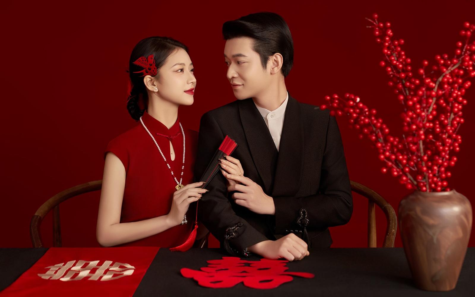 東方美學(xué)??非遺剪紙與中式婚紗照的碰撞??