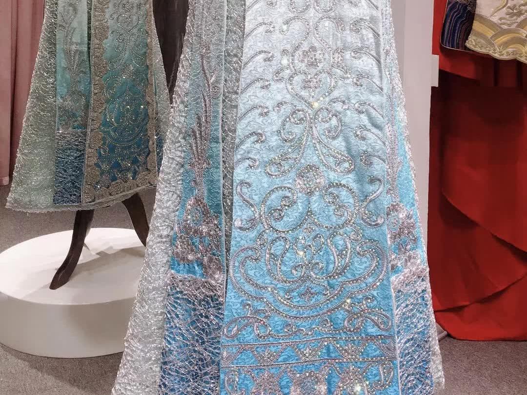 艾尔纱婚纱馆新款马来褂爆款来袭