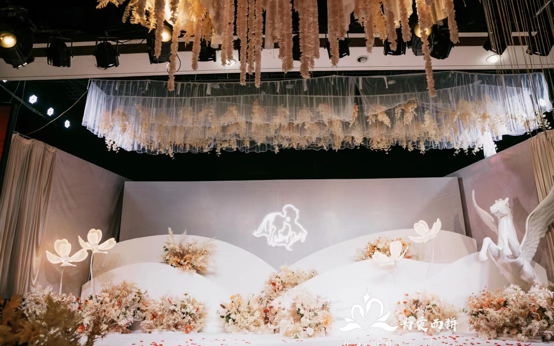  【花心婚礼】主打性价比超高香槟色唯美婚礼  