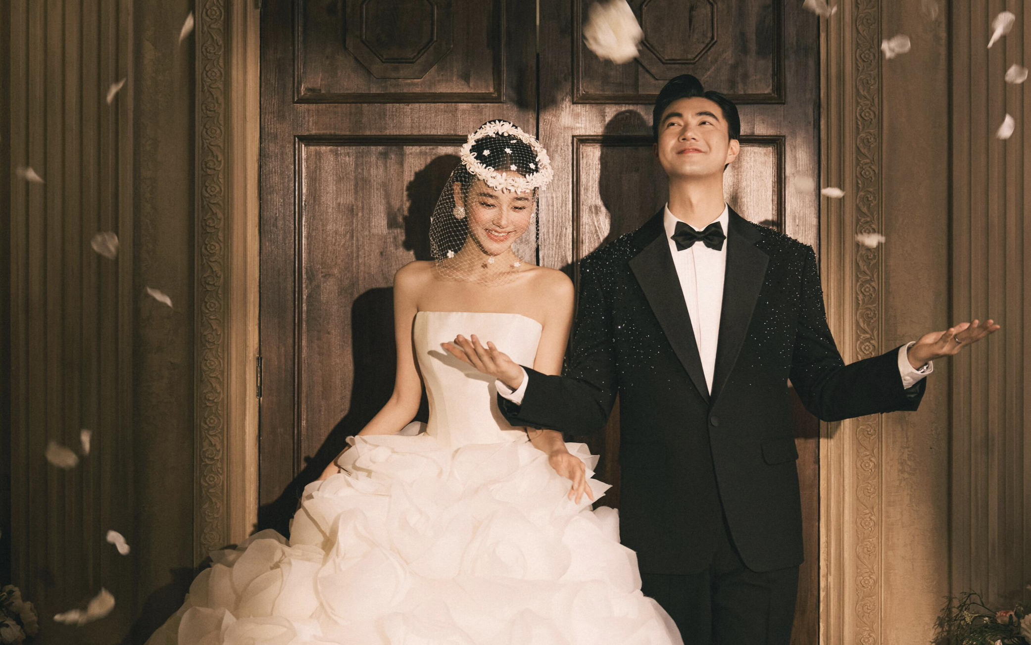 美神降臨｜一眼驚艷的復(fù)古油畫婚紗照