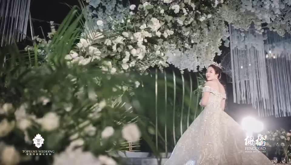 玺悦婚礼十年都不会过时香格里拉时尚大气白绿金婚礼