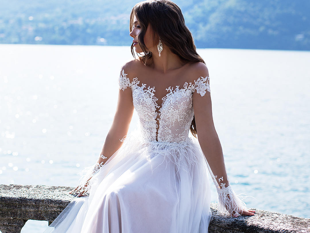 【奢华套餐】乌克兰AV品牌婚纱+品牌设计师礼服