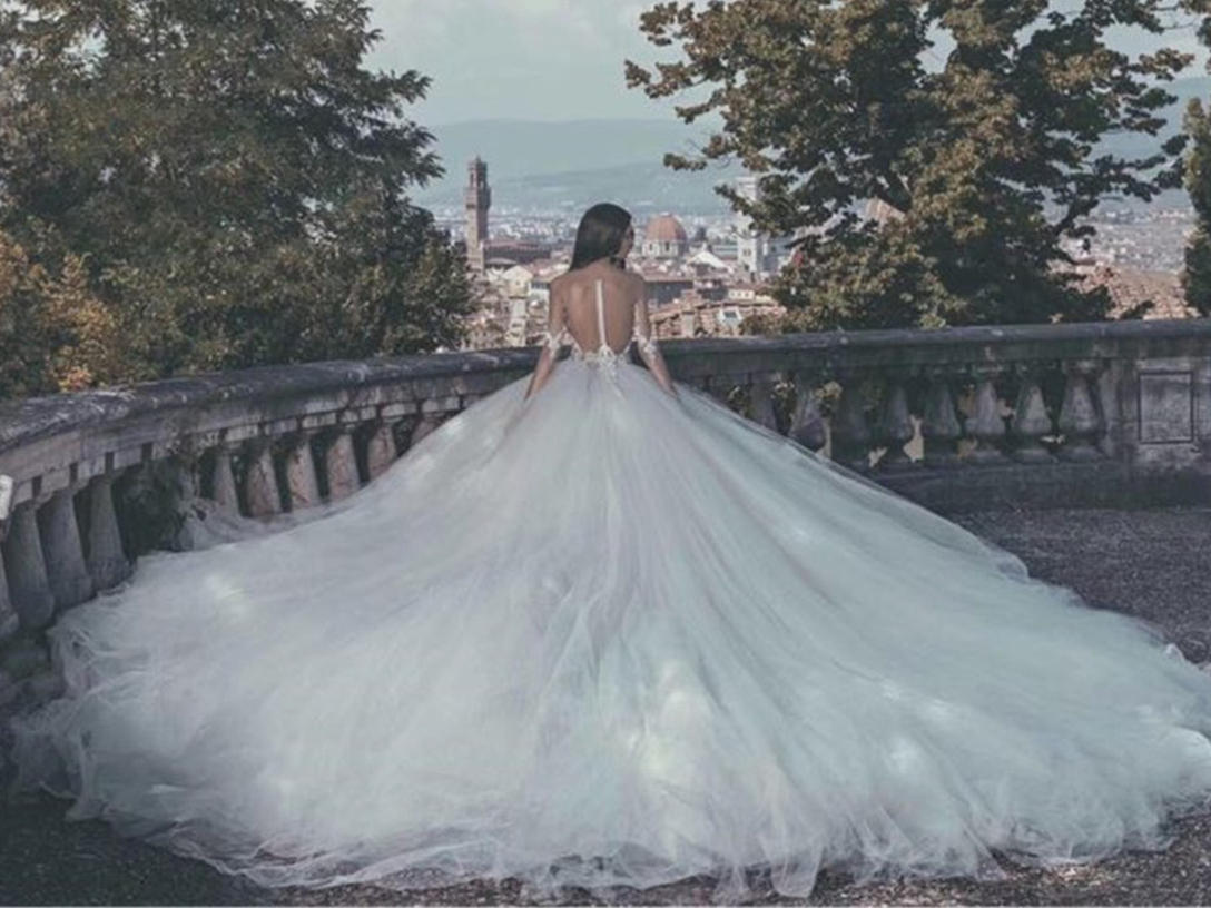 【即白婚纱】人气新娘套餐+简约大气新娘推荐