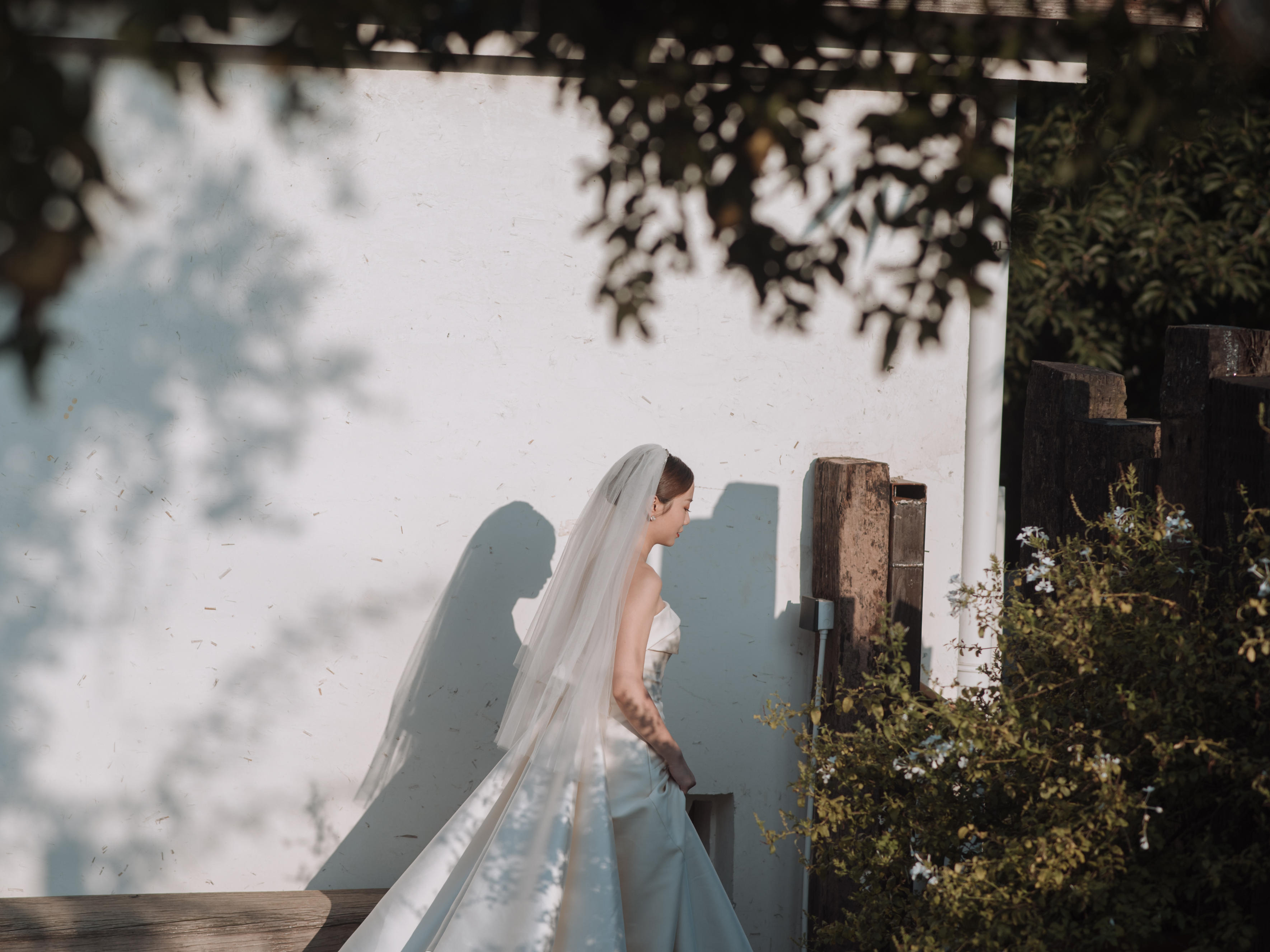 【网络特惠】婚纱礼服3件套＋伴娘服4件