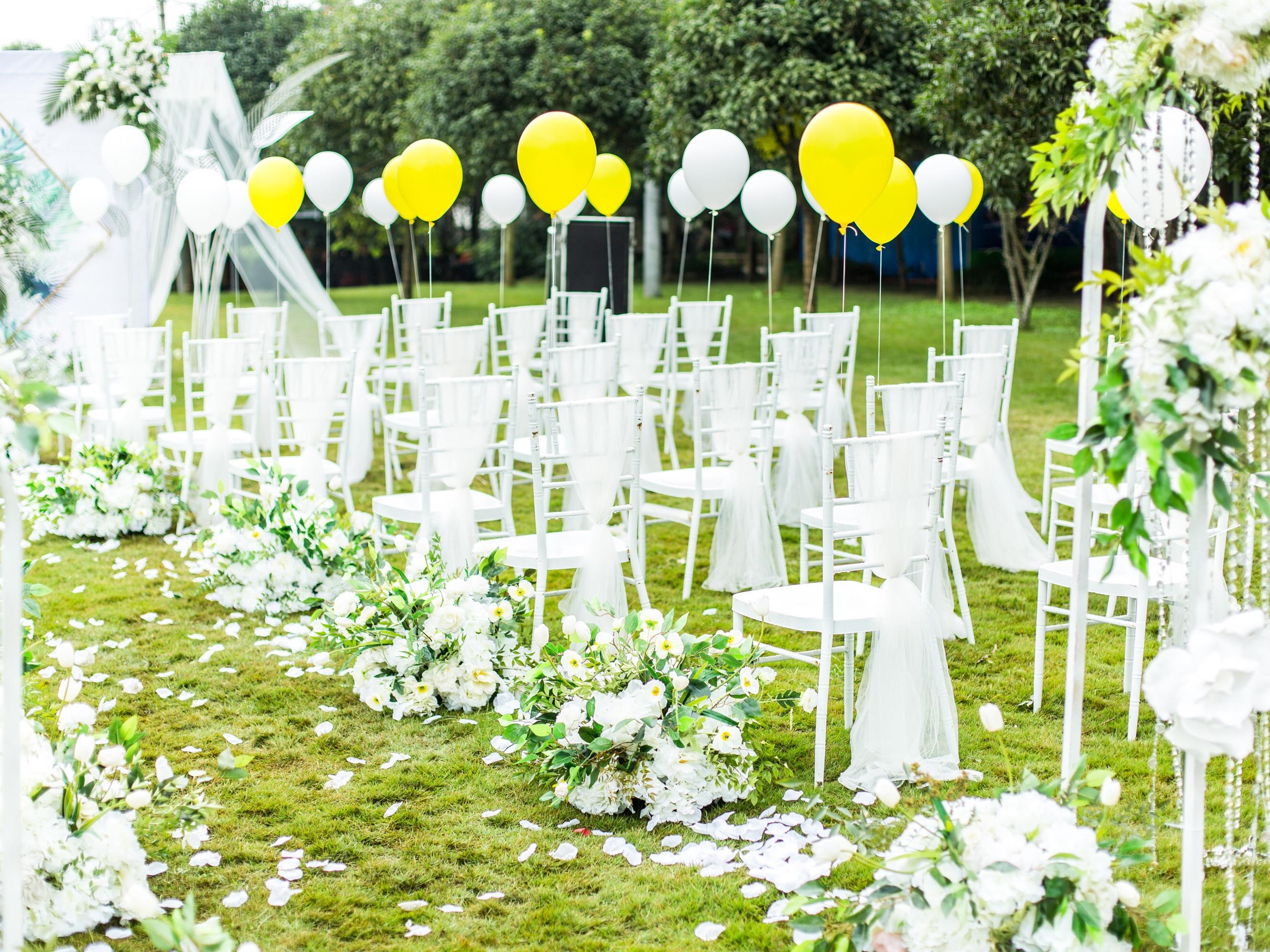 白绿色-小清新-户外婚礼