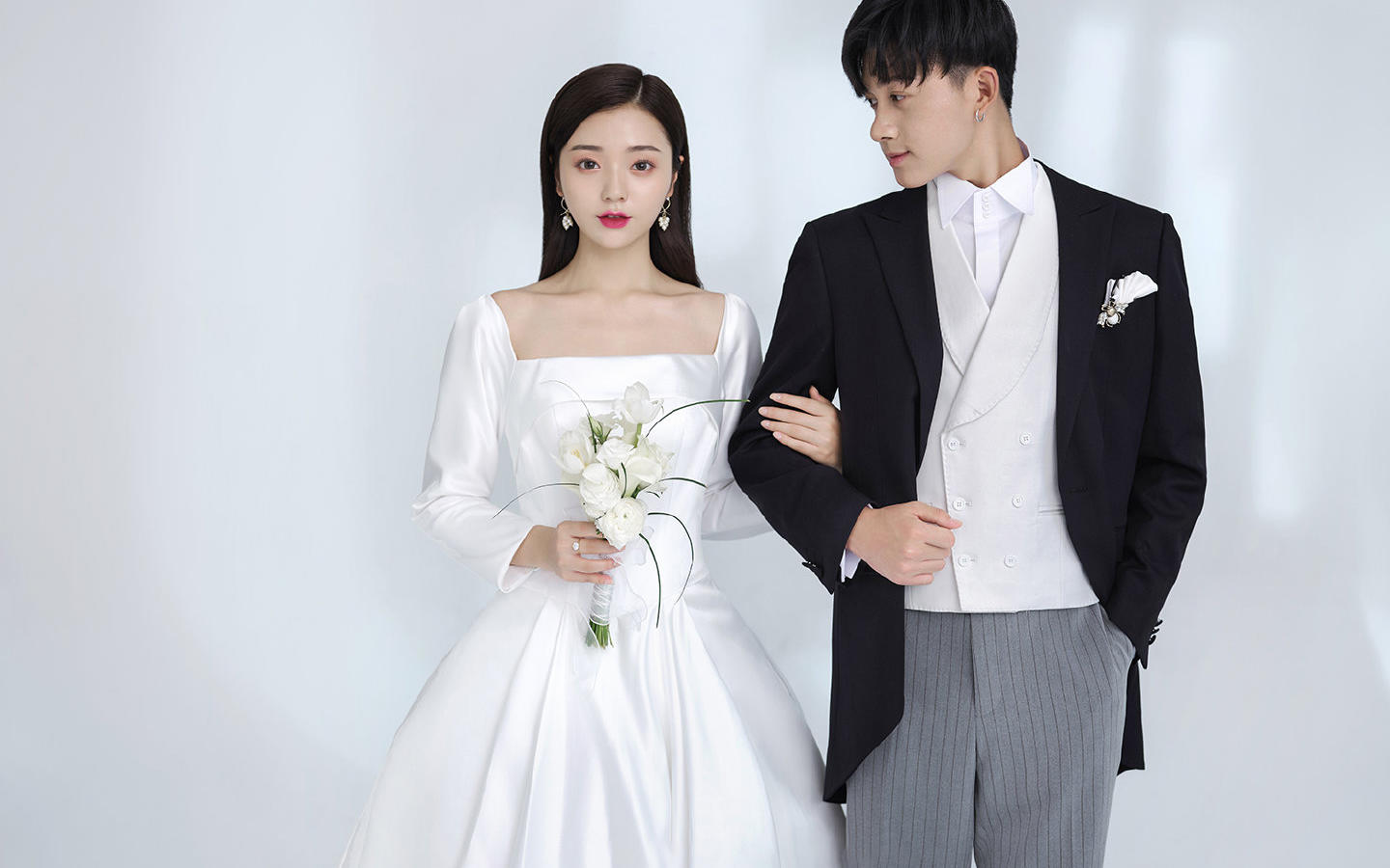 【限时特惠】限量预约+ 3套衣服+6种风格