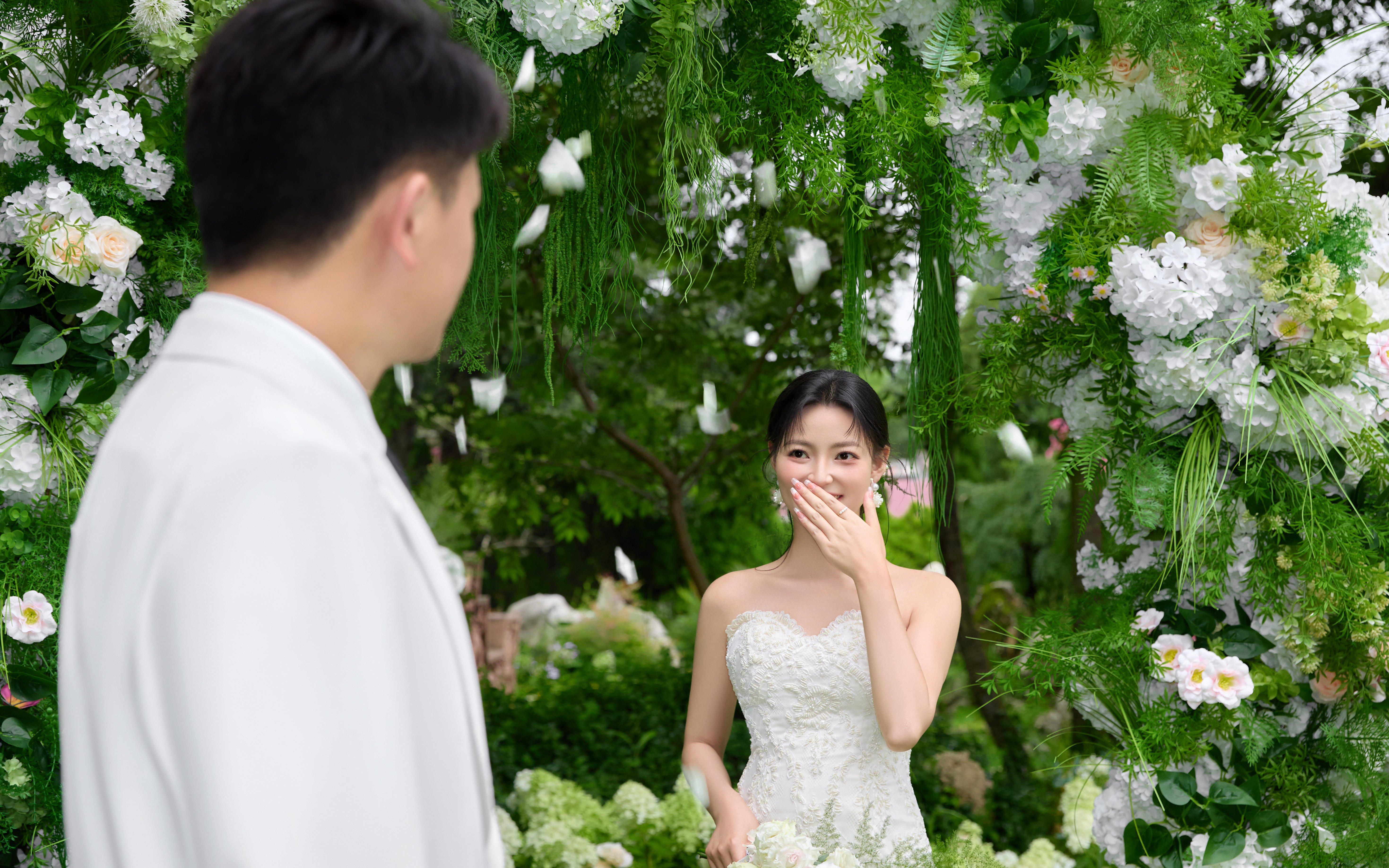 韓系清新草坪婚紗照??