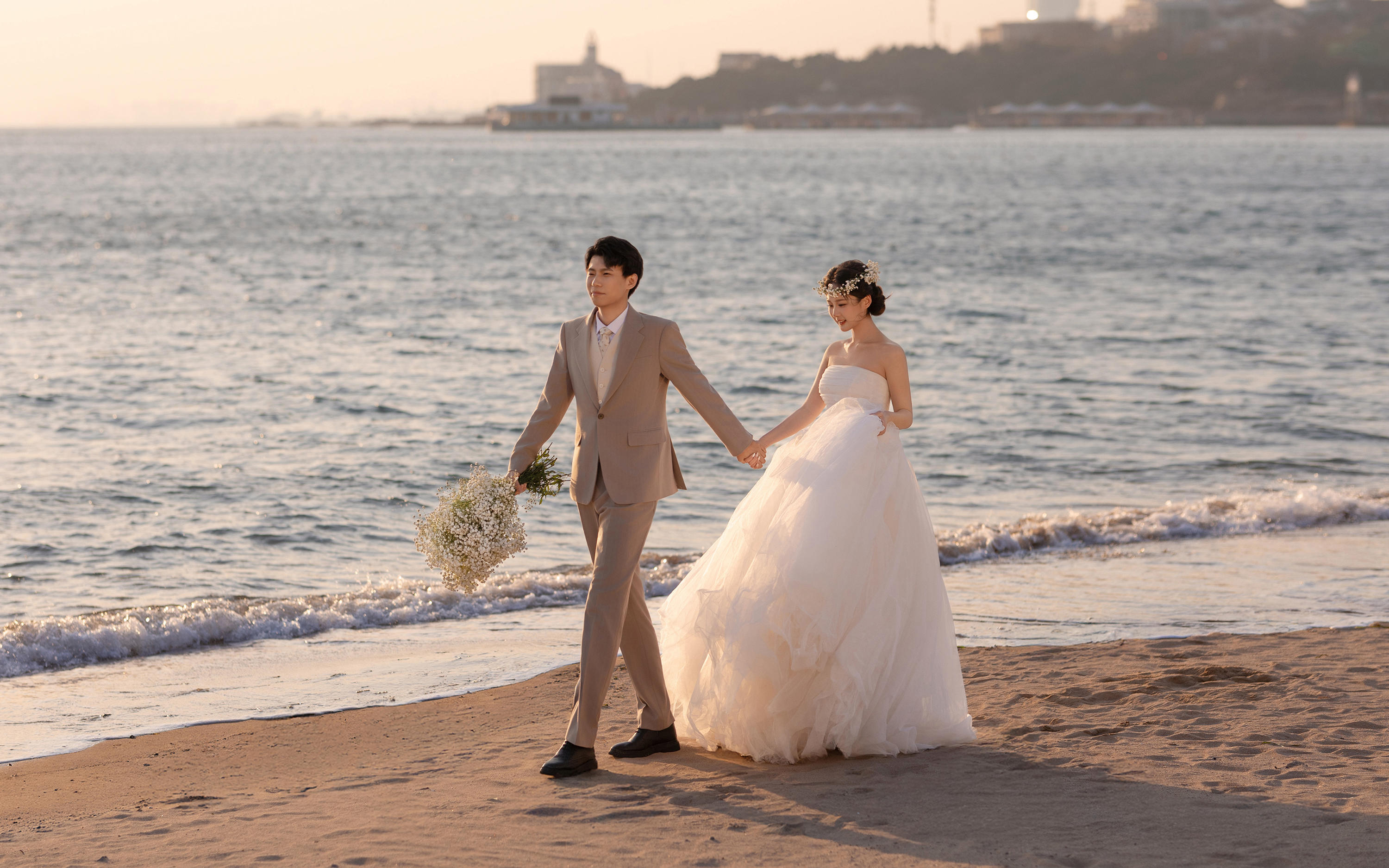 所念皆是浪漫 海边夕阳婚纱照｜氛围感绝~