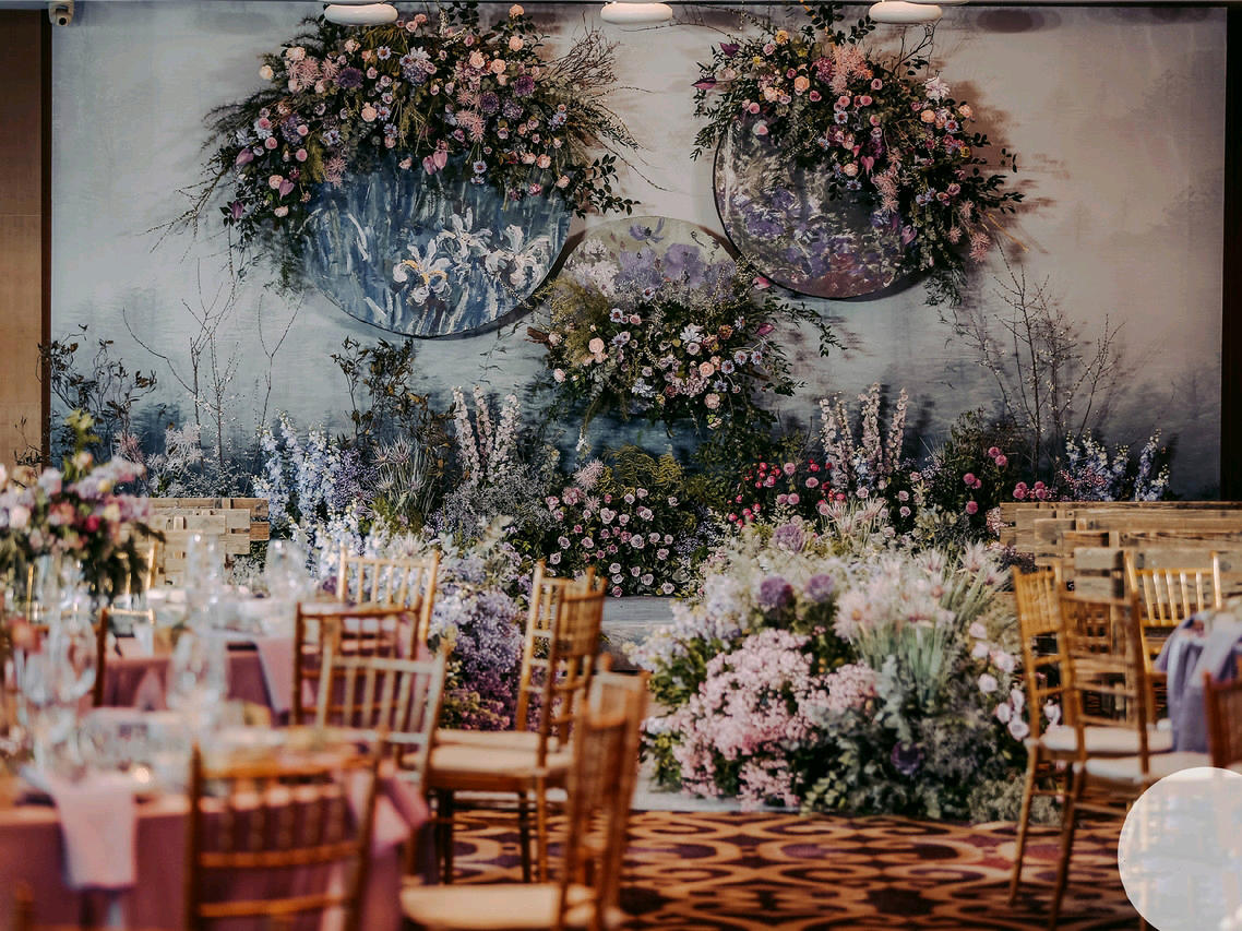 程成婚礼策划室内紫色莫奈花园全鲜花