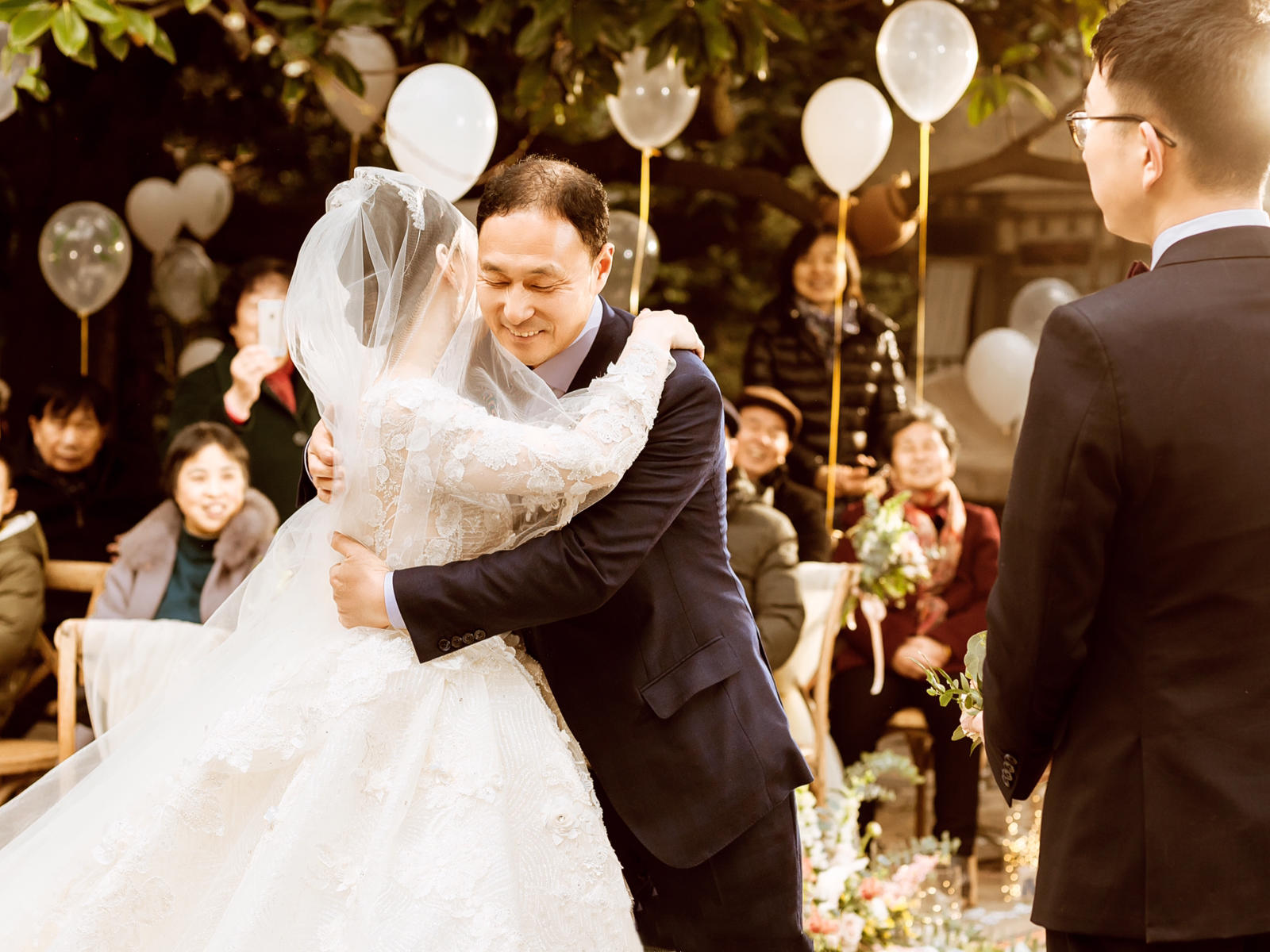 【超值特价】婚纱+跟妆租赁套餐